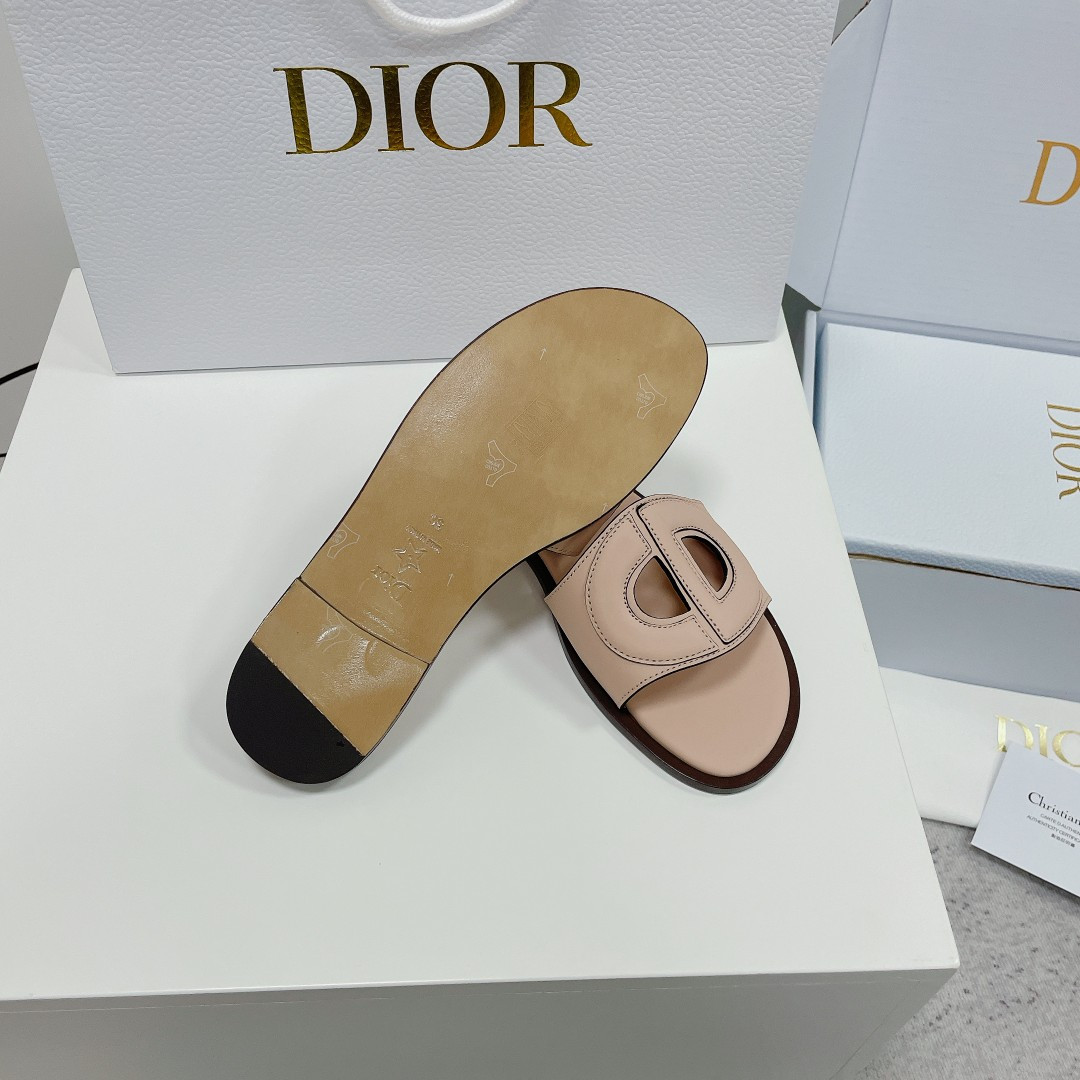 UA D*0r D-Club Slide