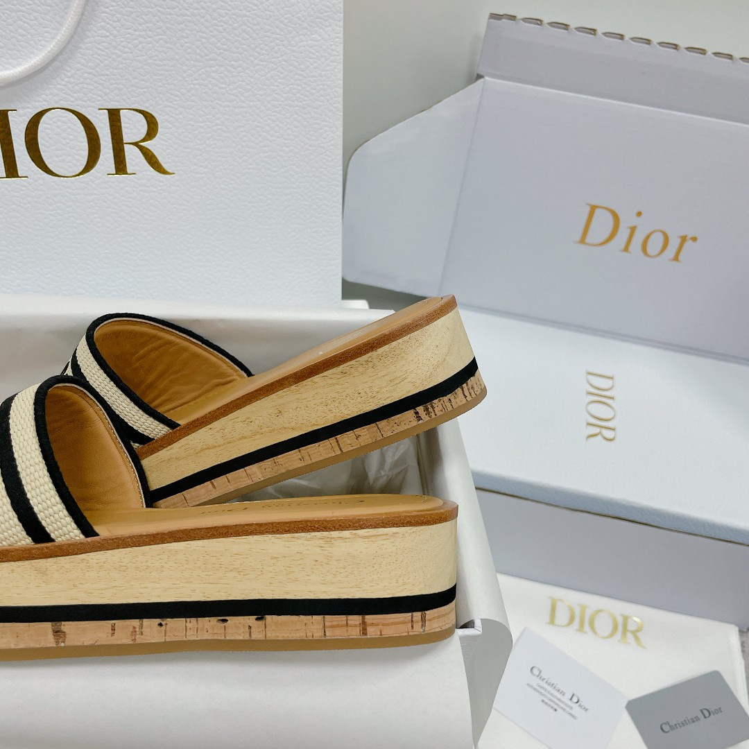 UA D*0riviera Dway Platform Slide