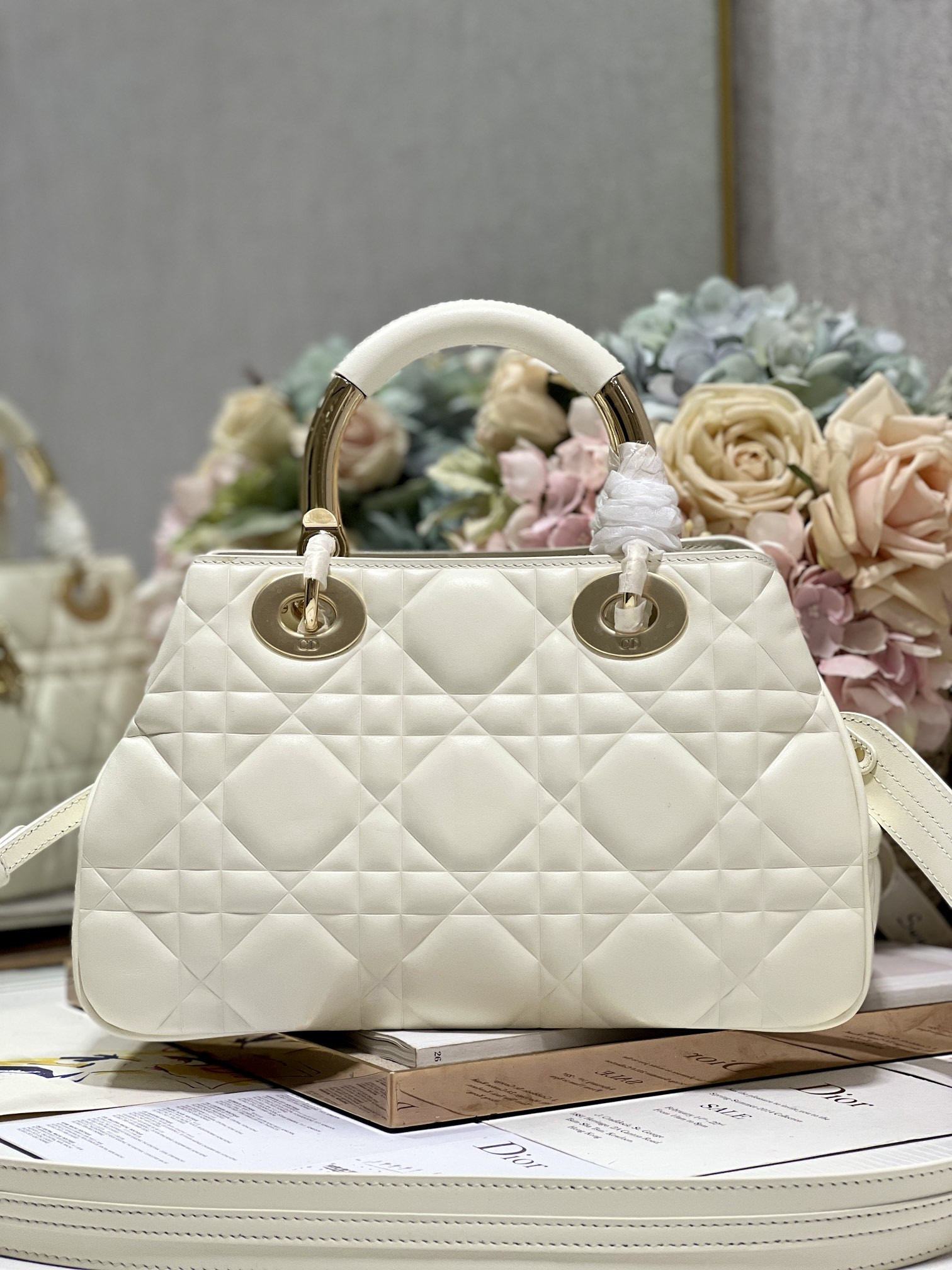 Lady D*0r 95•22 30×18.5×11.5cm