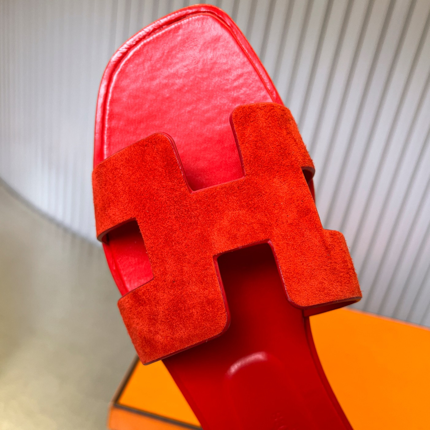 UA Hermès Oran sandal