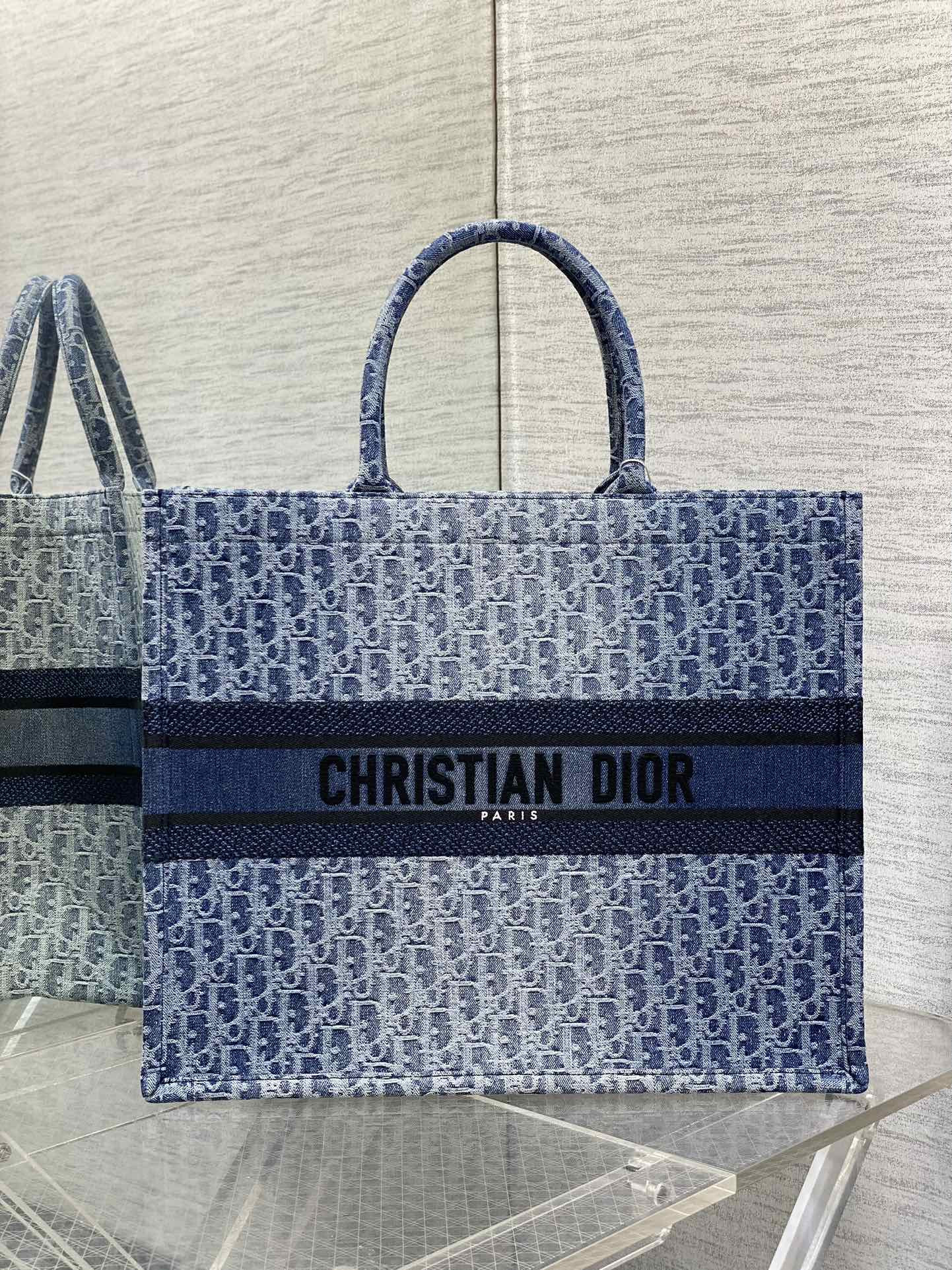 Large D*0r Book Tote Blue Denim D*0r Oblique Jacquard 42 x 35 x 18.5 cm