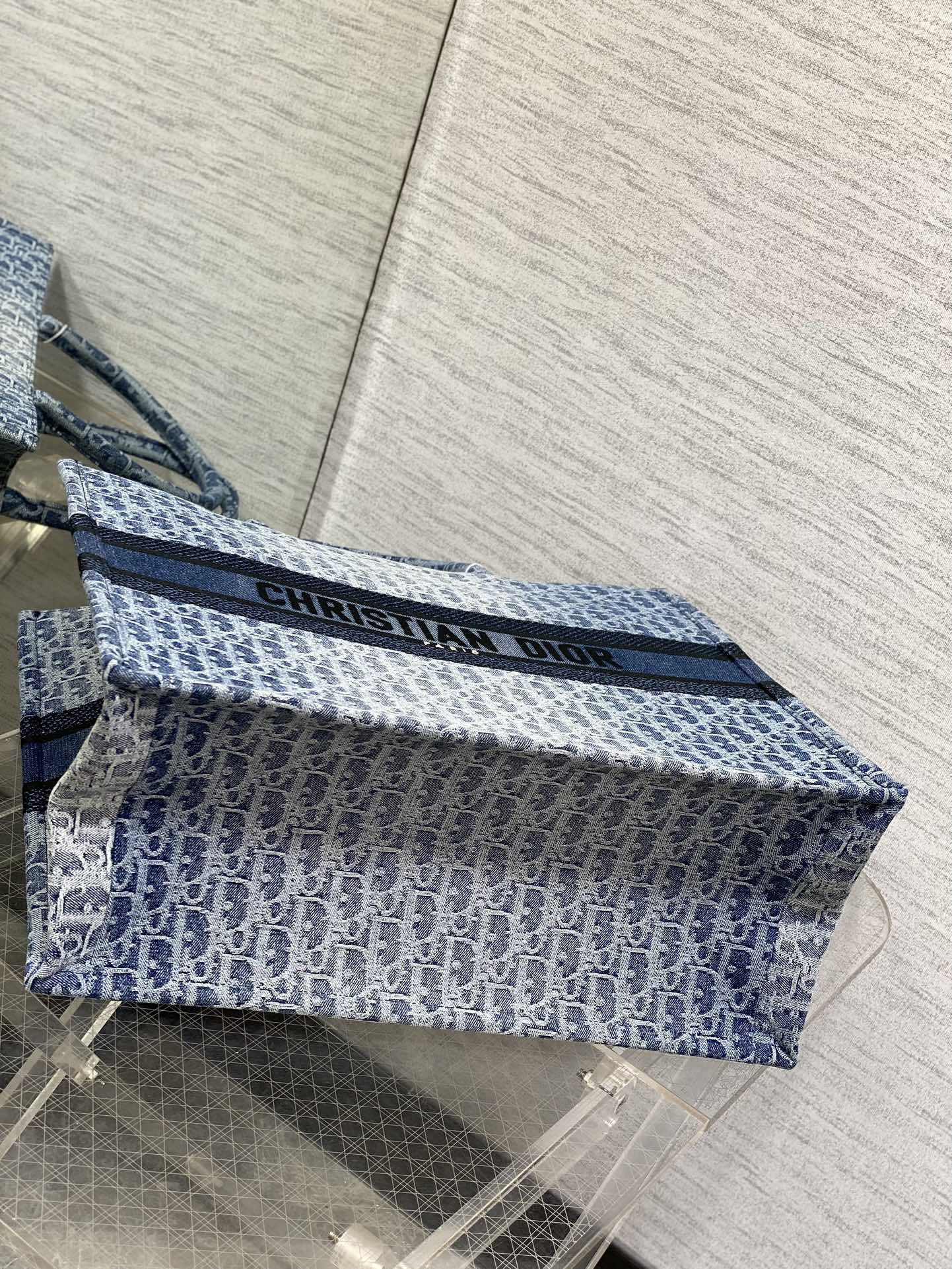 Large D*0r Book Tote Blue Denim D*0r Oblique Jacquard 42 x 35 x 18.5 cm