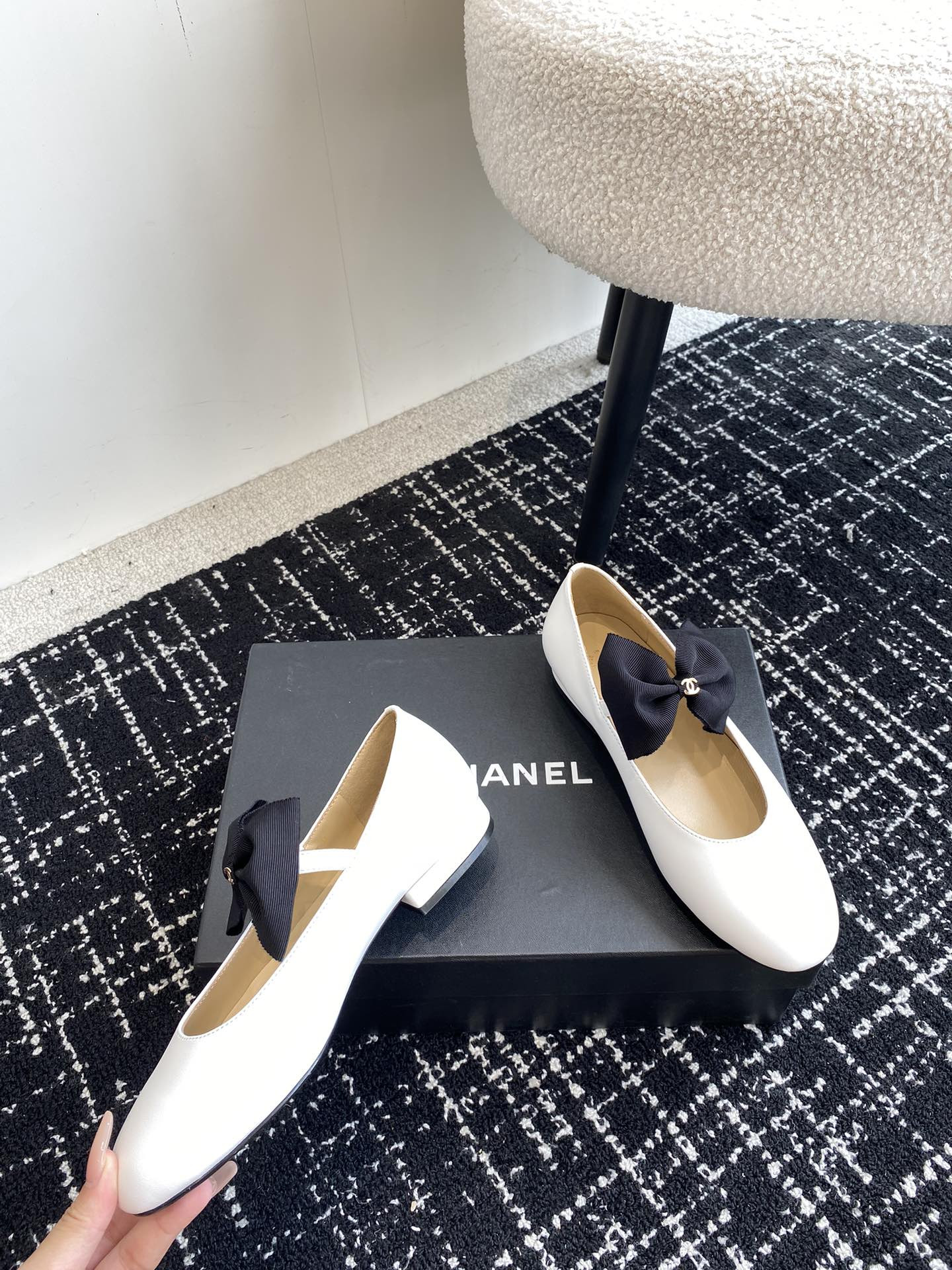 UA Ch*el MARY JANES FLAT