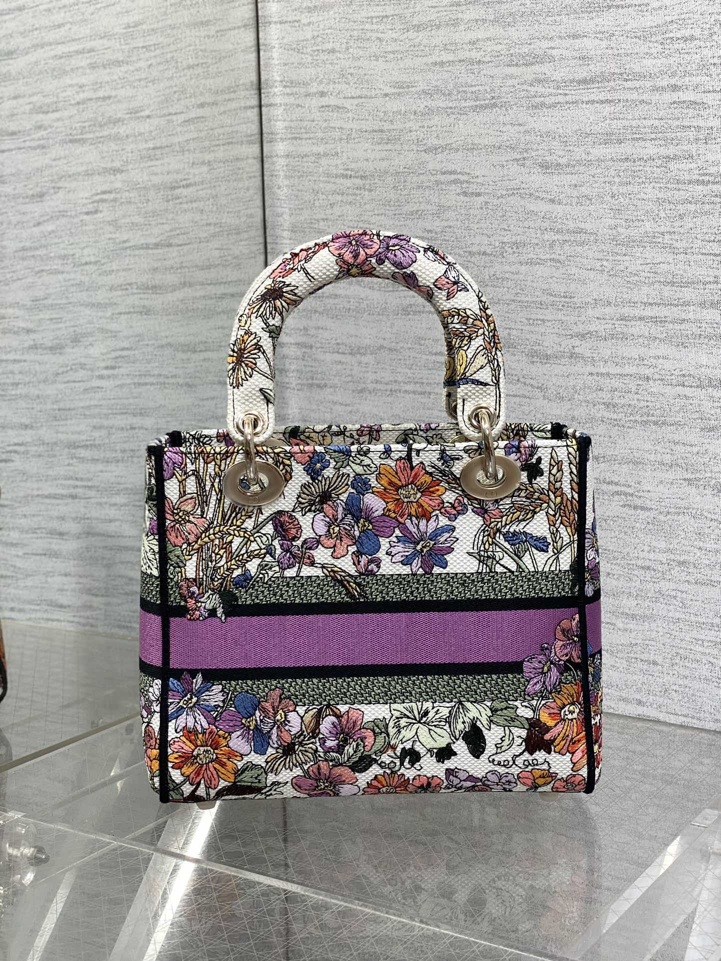 Medium Lady D*0r Bag  White Multicolor D*0r 4 Saisons Été Embroidery 24 x 20 x 12 cm