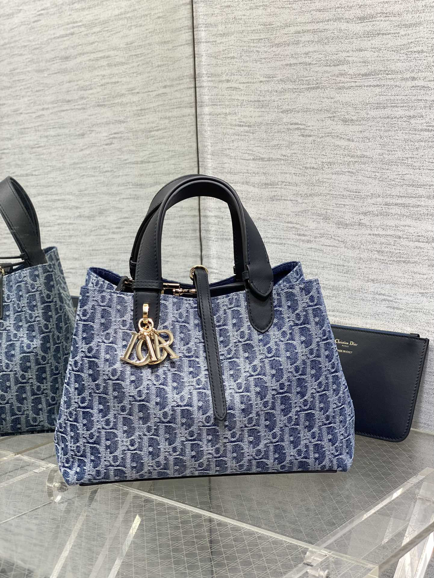 Medium D*0r Toujours Bag Blue Denim D*0r Oblique Jacquard 28.5 x 21.5 x 17 cm