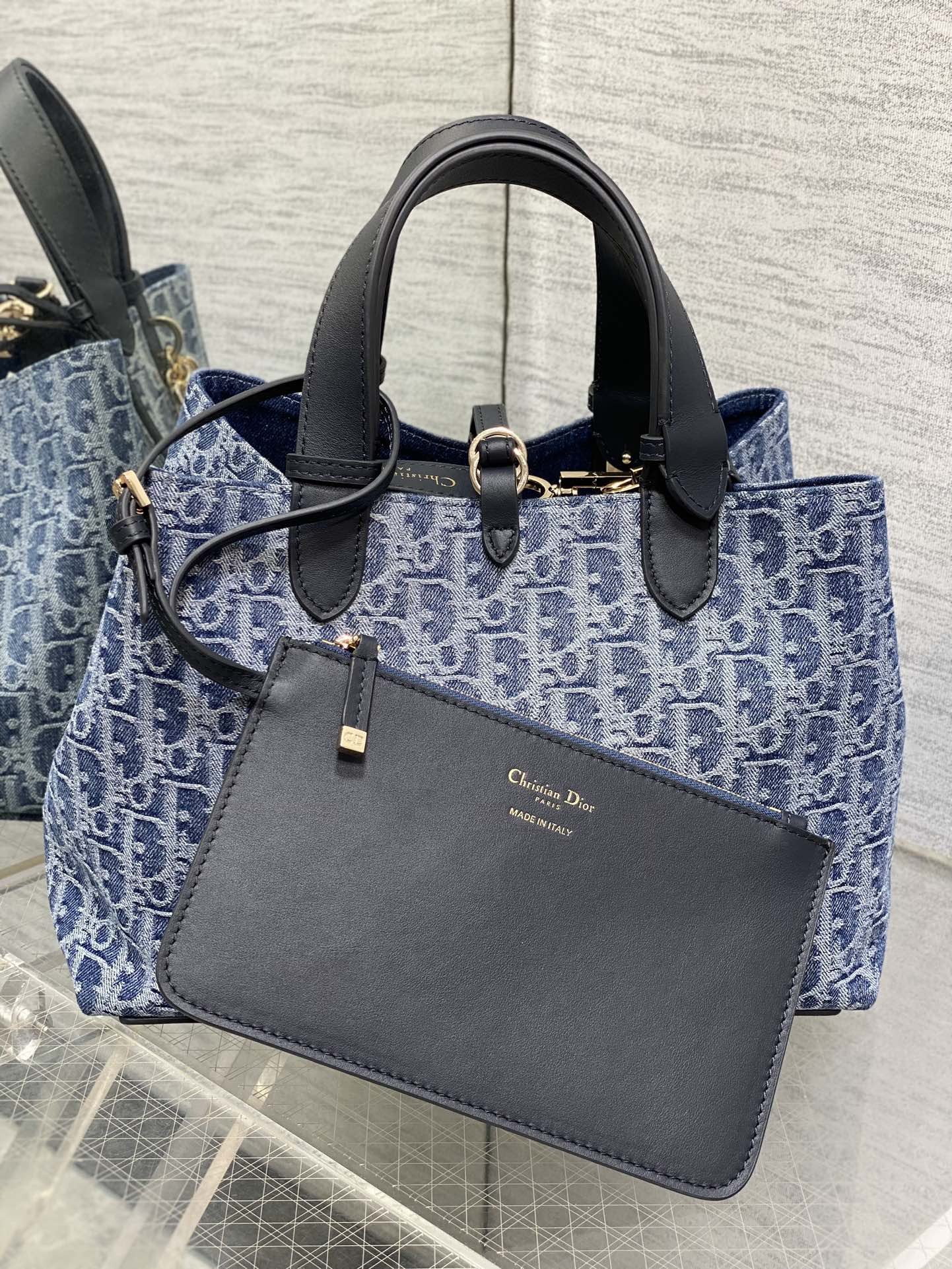 Medium D*0r Toujours Bag Blue Denim D*0r Oblique Jacquard 28.5 x 21.5 x 17 cm