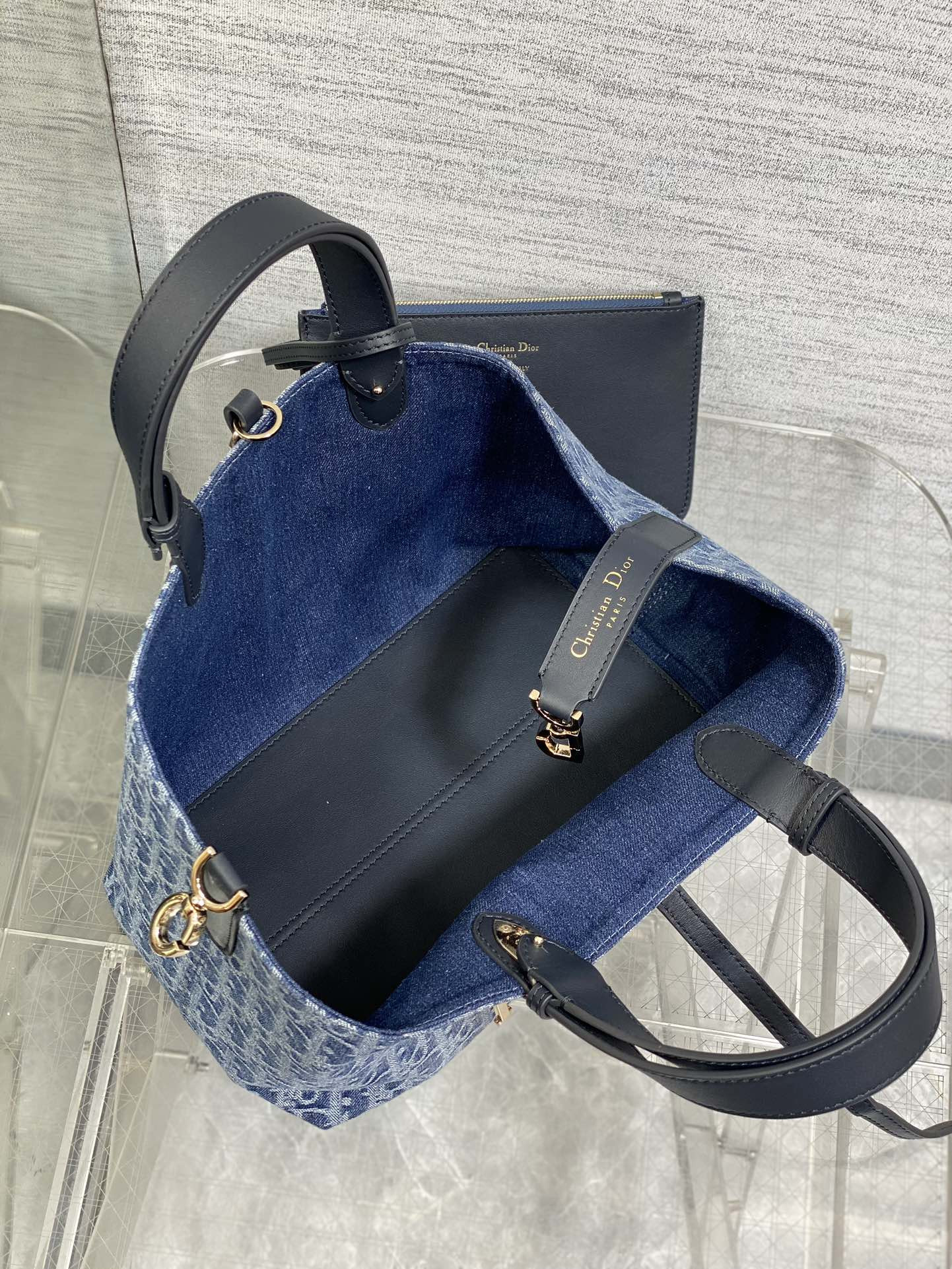 Medium D*0r Toujours Bag Blue Denim D*0r Oblique Jacquard 28.5 x 21.5 x 17 cm