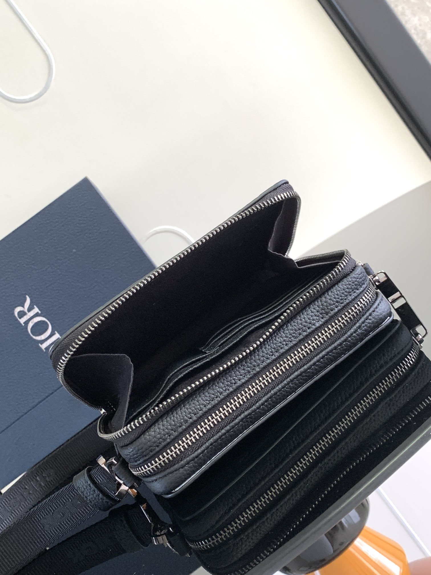 D*0r Zipped Pouch with Strap Black D*0r Gravity Leather 17 x 12.5 x 6 cm