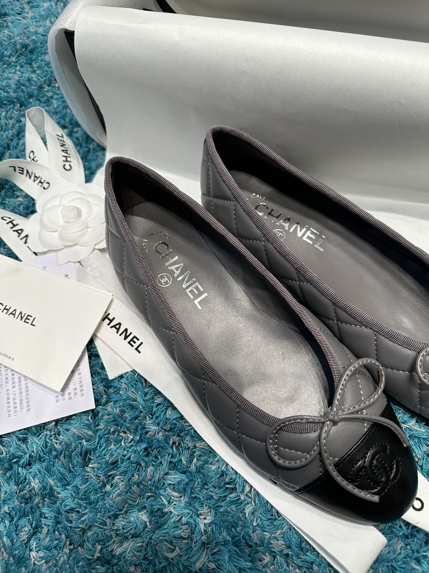 UA Ch*el BALLET FLATS