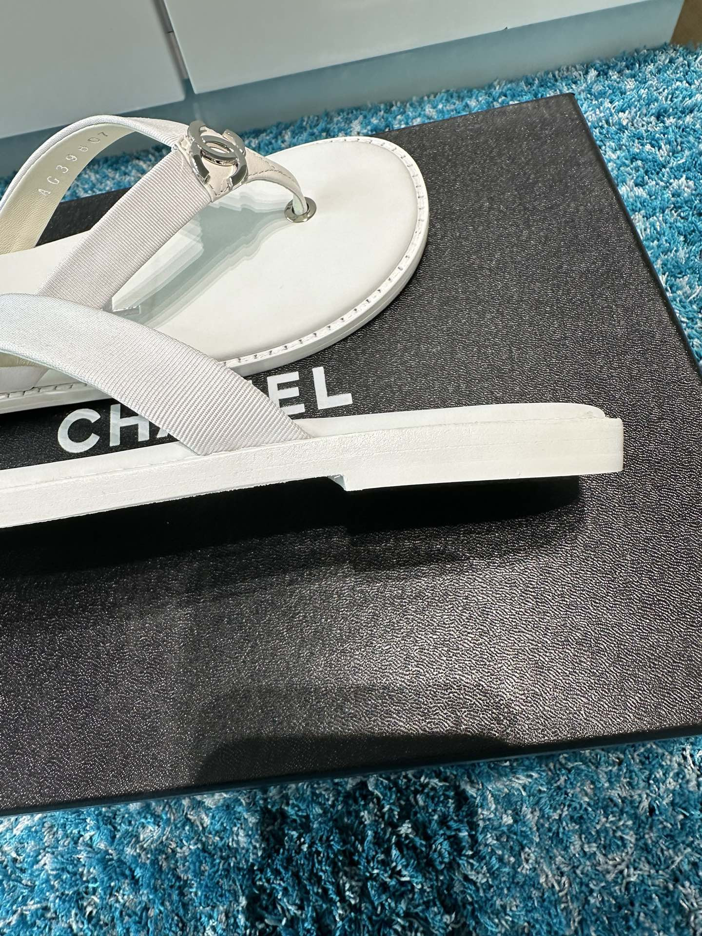 UA Ch*el THONGS