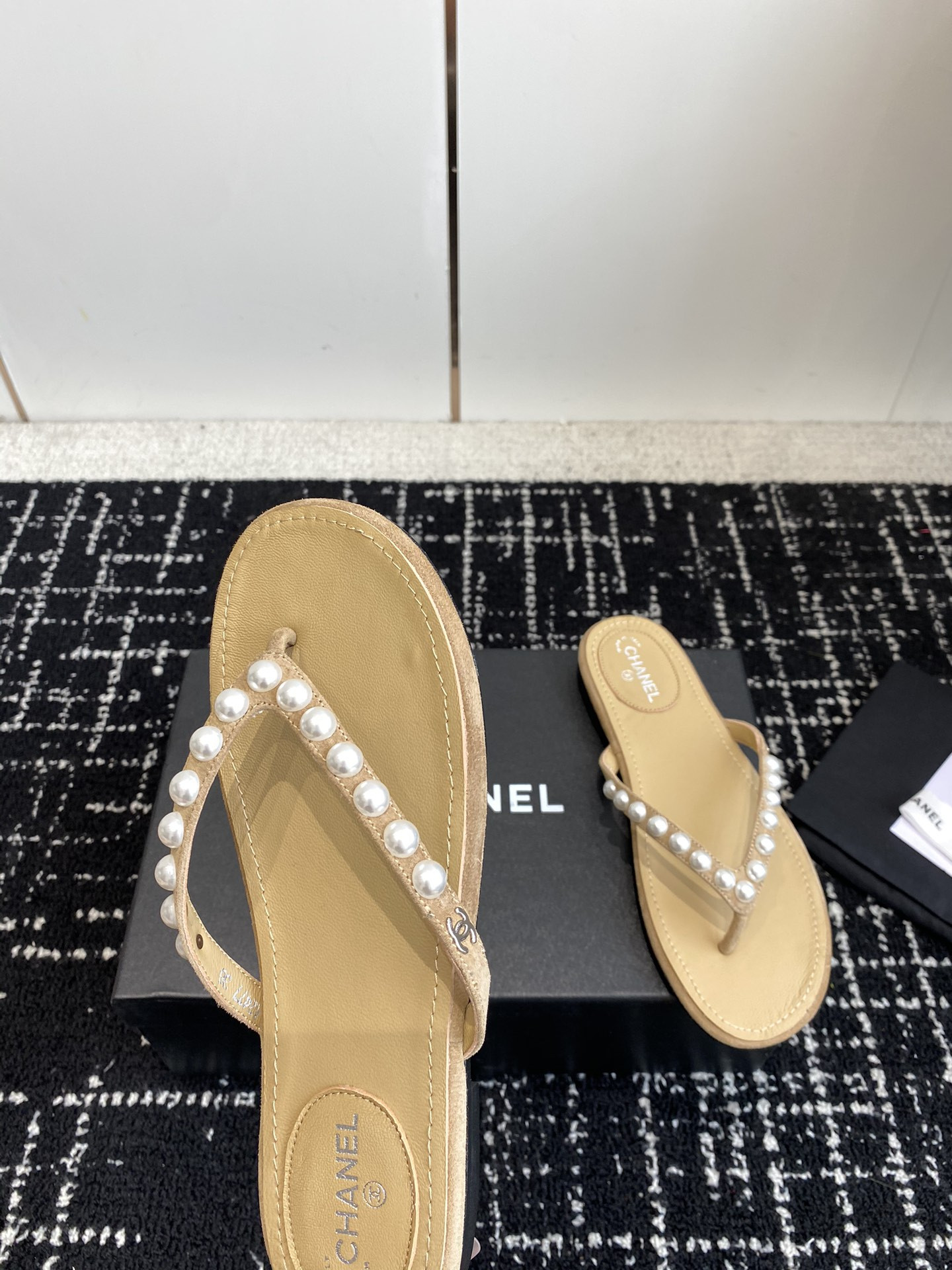 UA Ch*el THONGS
