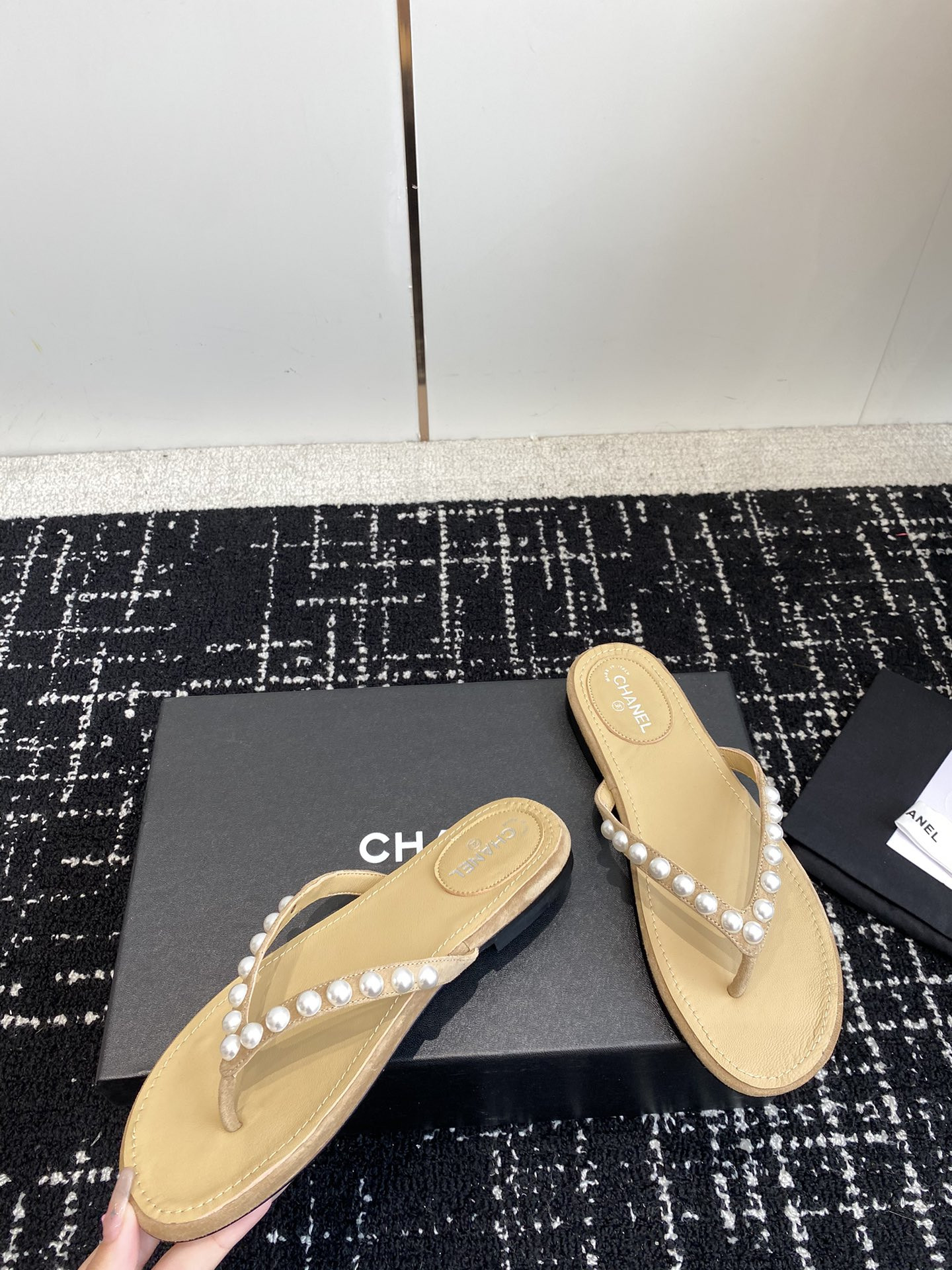 UA Ch*el THONGS