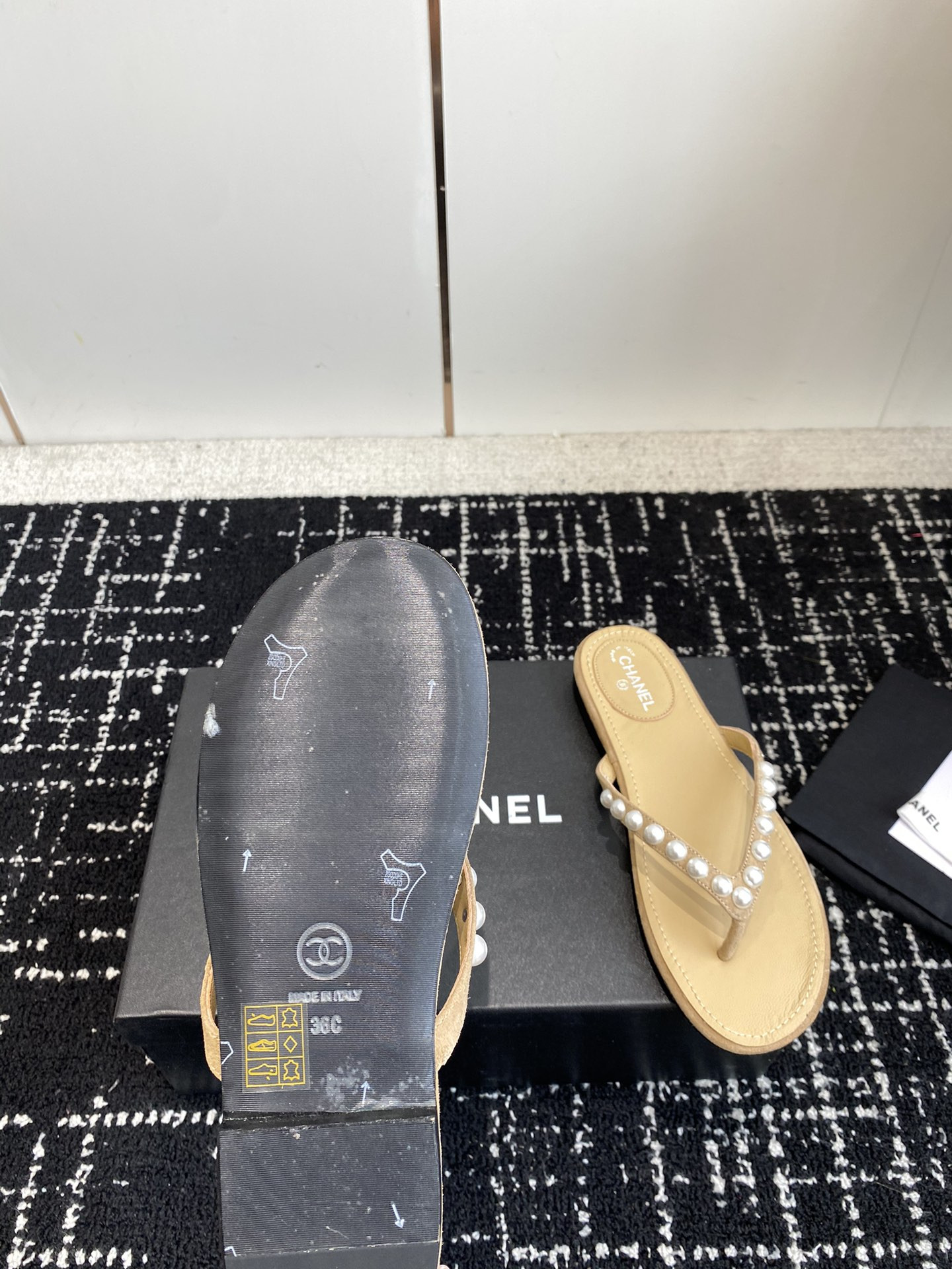 UA Ch*el THONGS