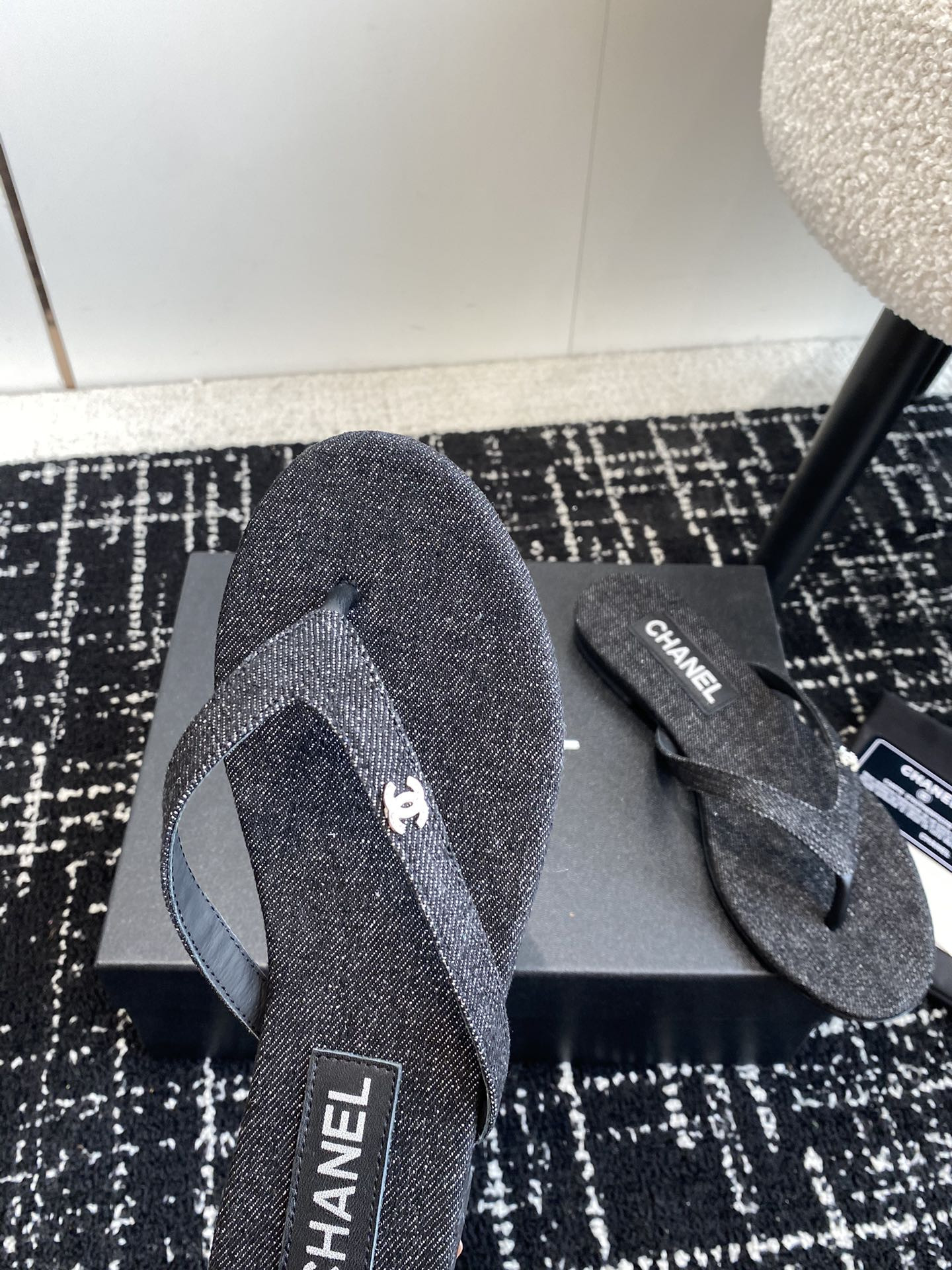 UA Ch*el THONGS