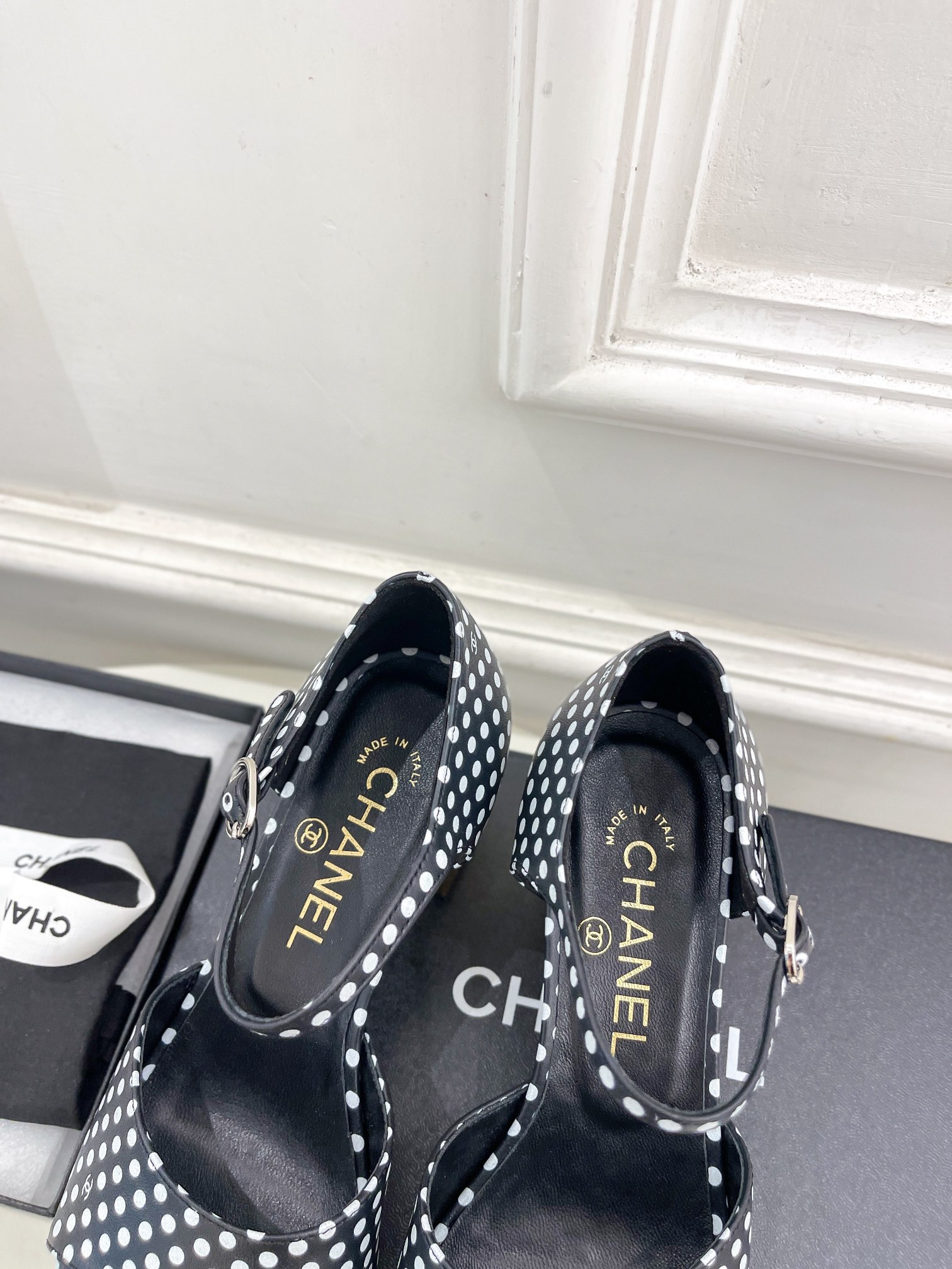 UA Ch*el HEELED SANDALS