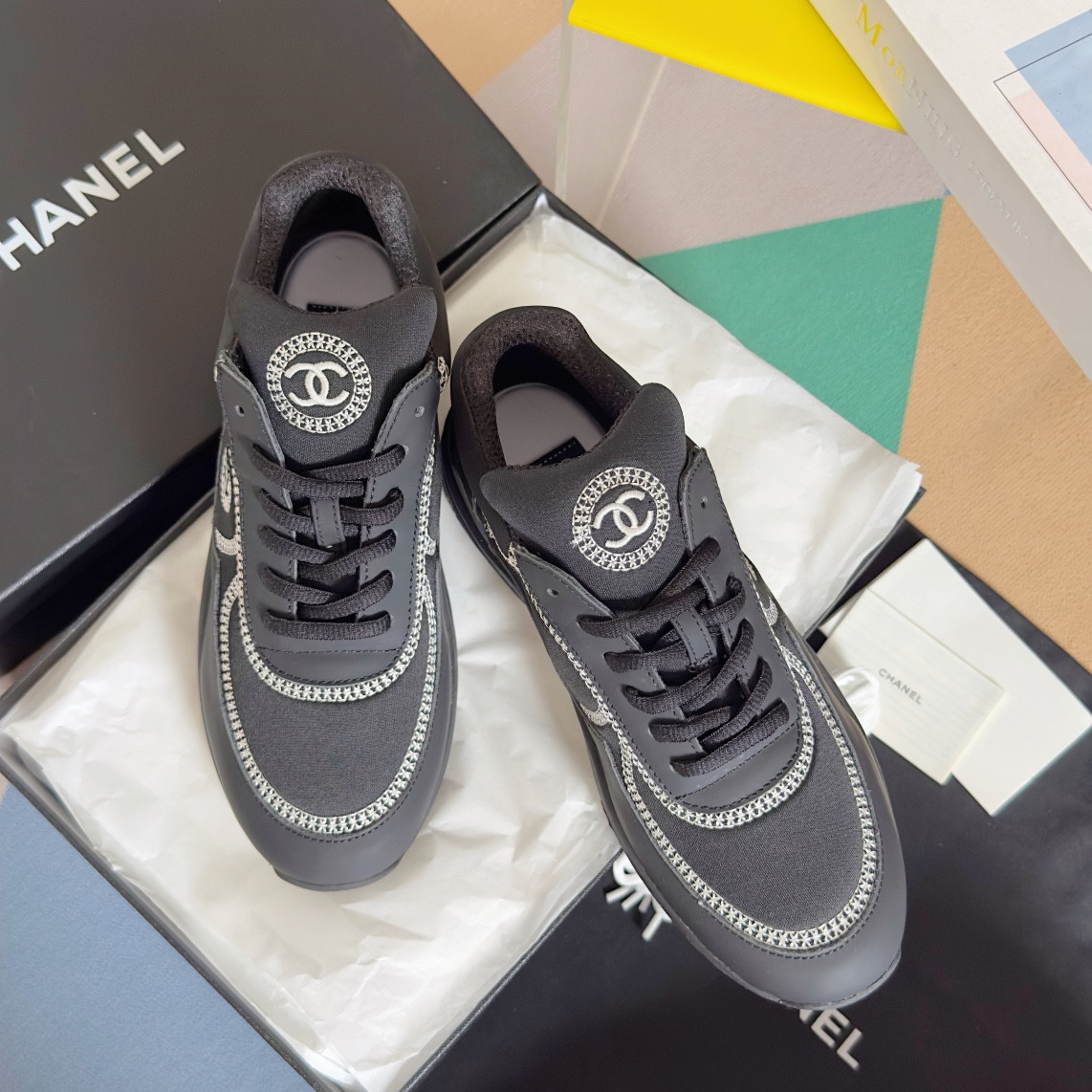 UA Ch*el SNEAKER