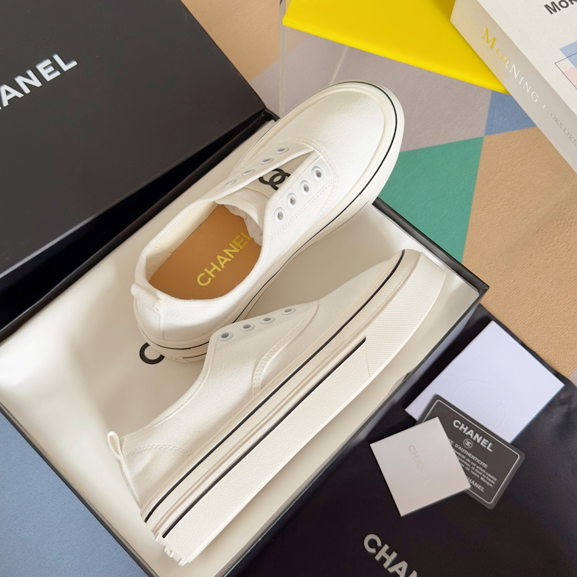 UA Ch*el SNEAKER