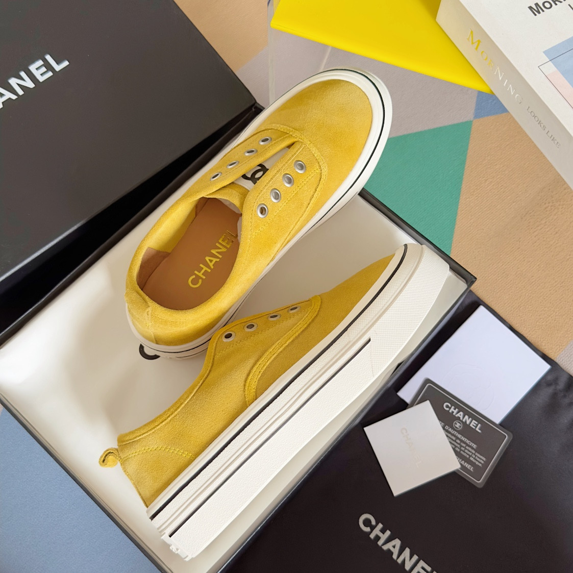 UA Ch*el SNEAKER
