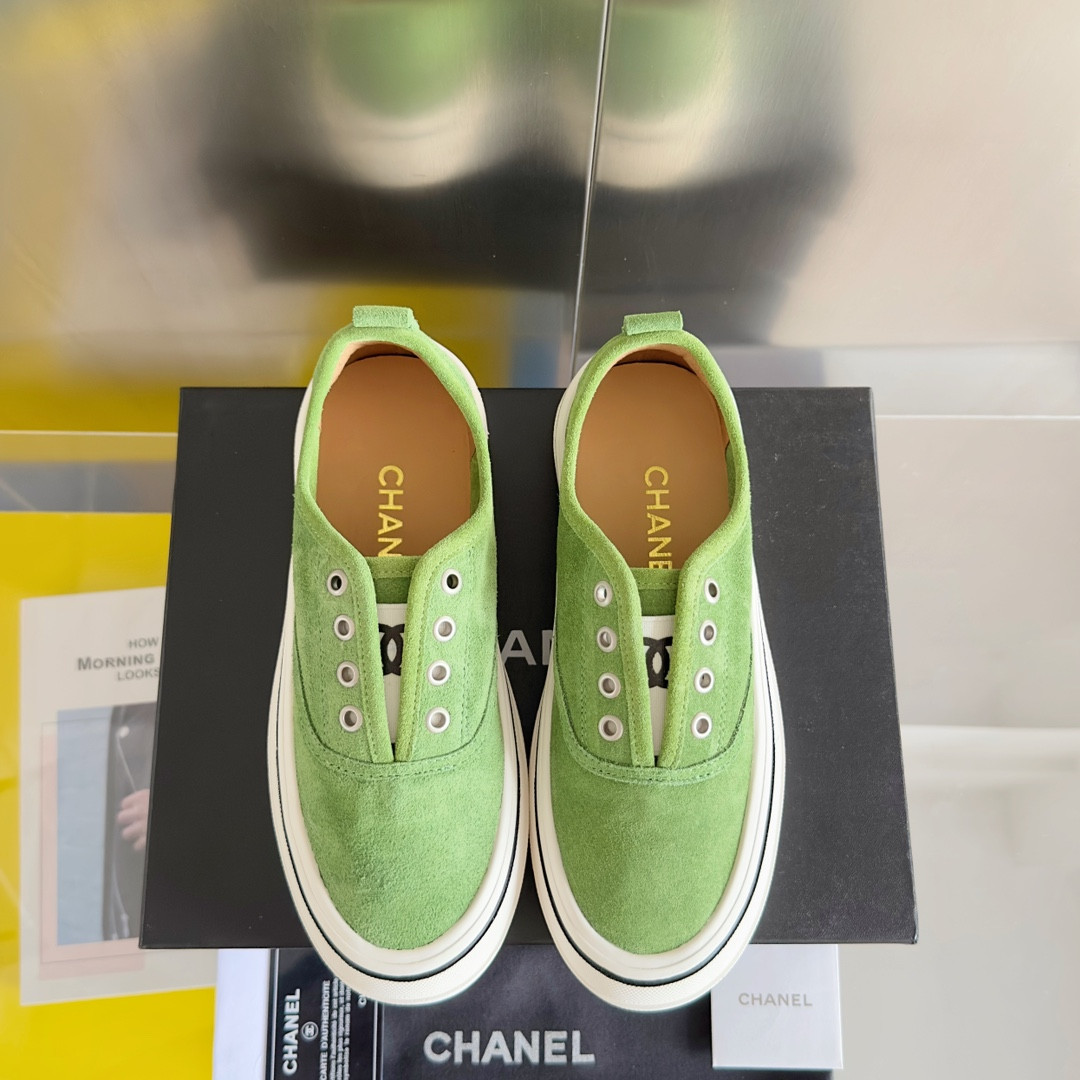 UA Ch*el SNEAKER