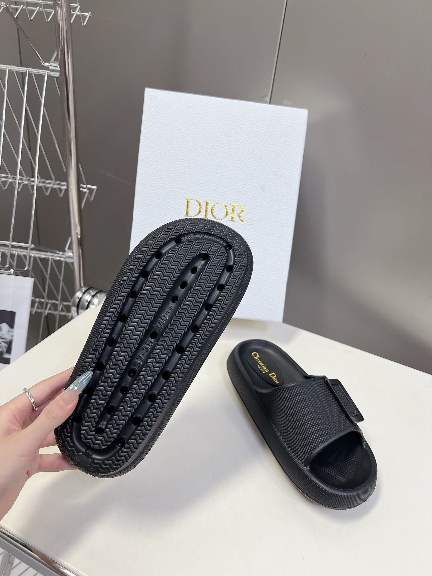 UA D*0r Slide