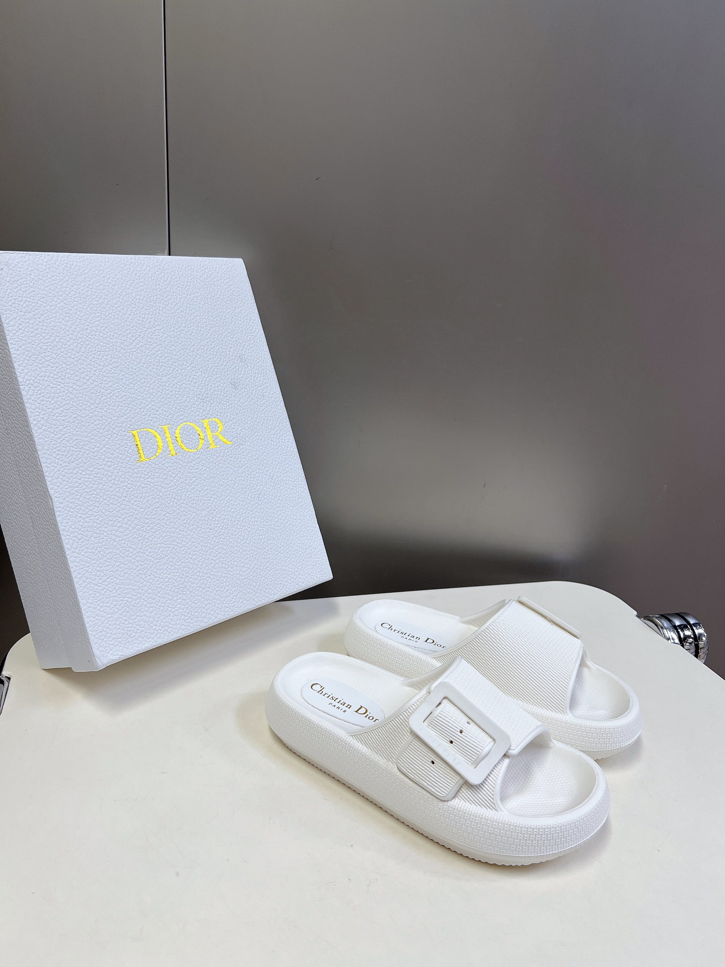 UA D*0r Slide