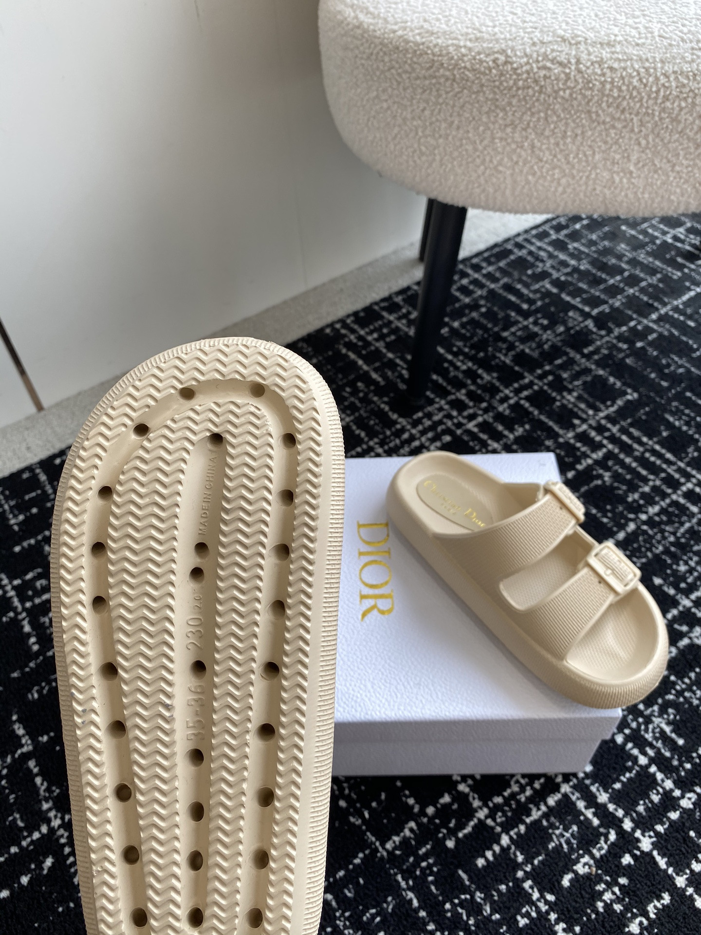 UA D*0r Slide
