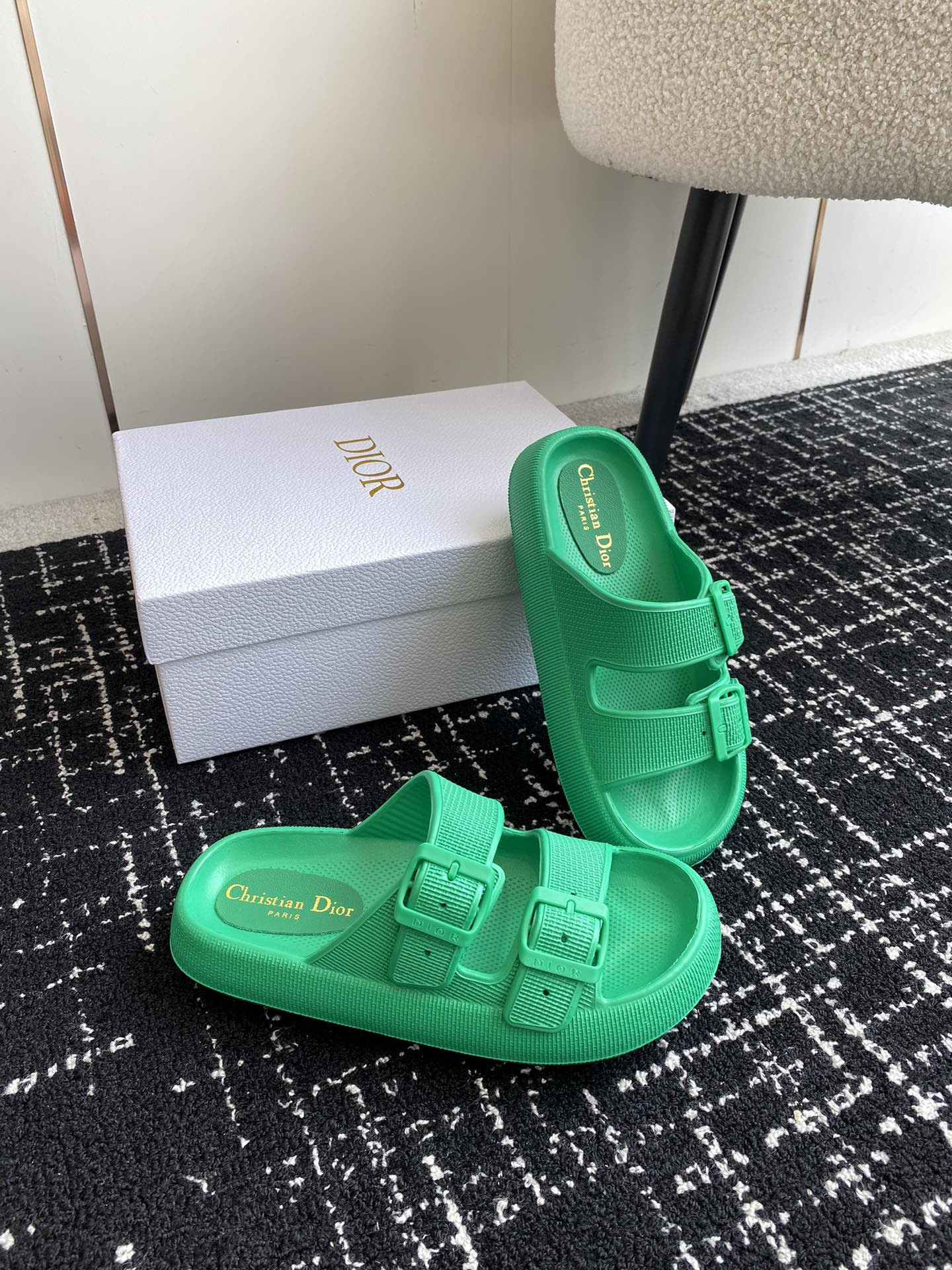 UA D*0r Slide