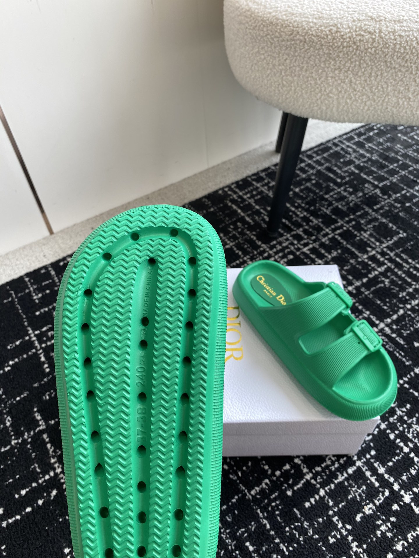 UA D*0r Slide