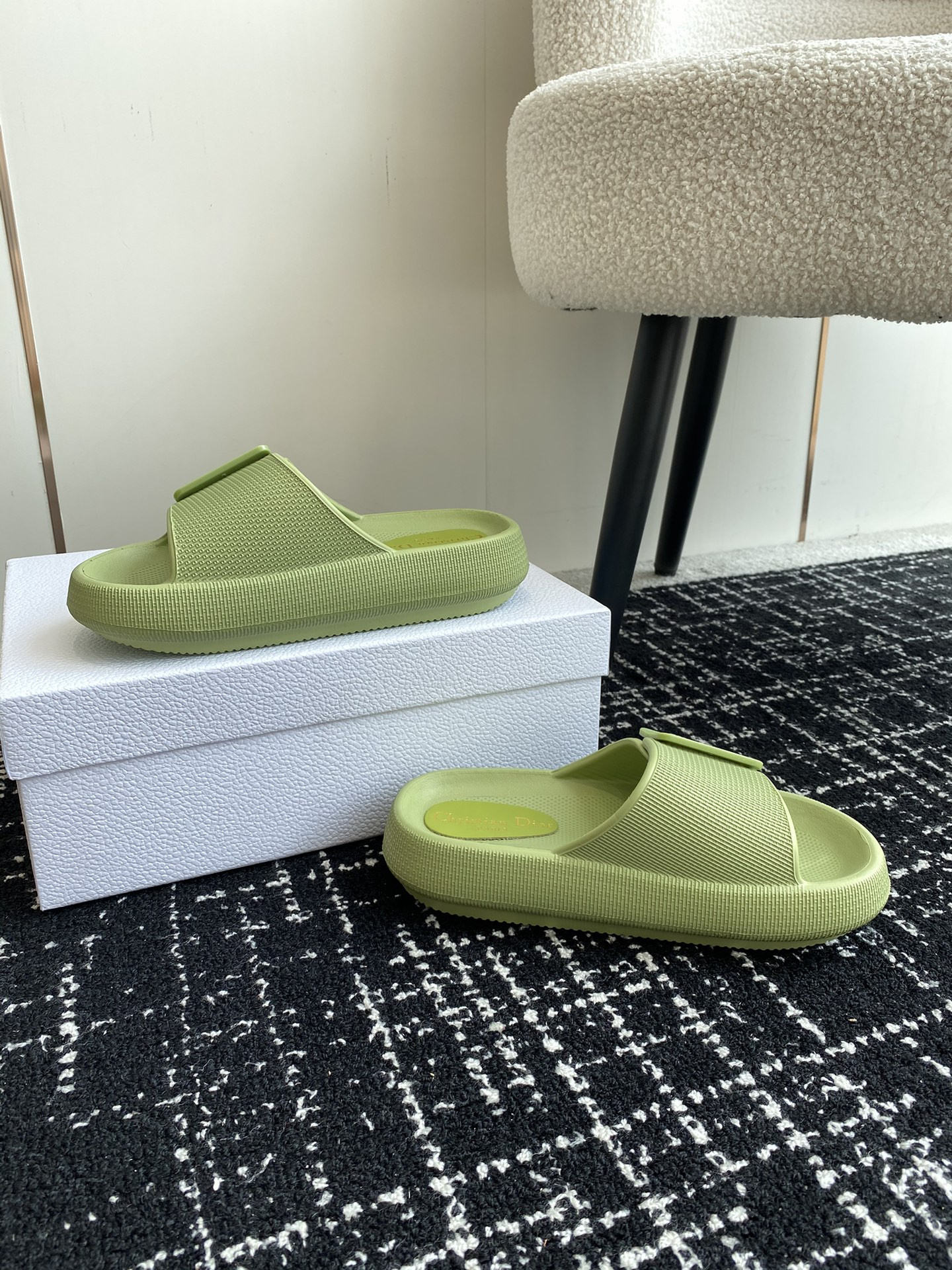 UA D*0r Slide