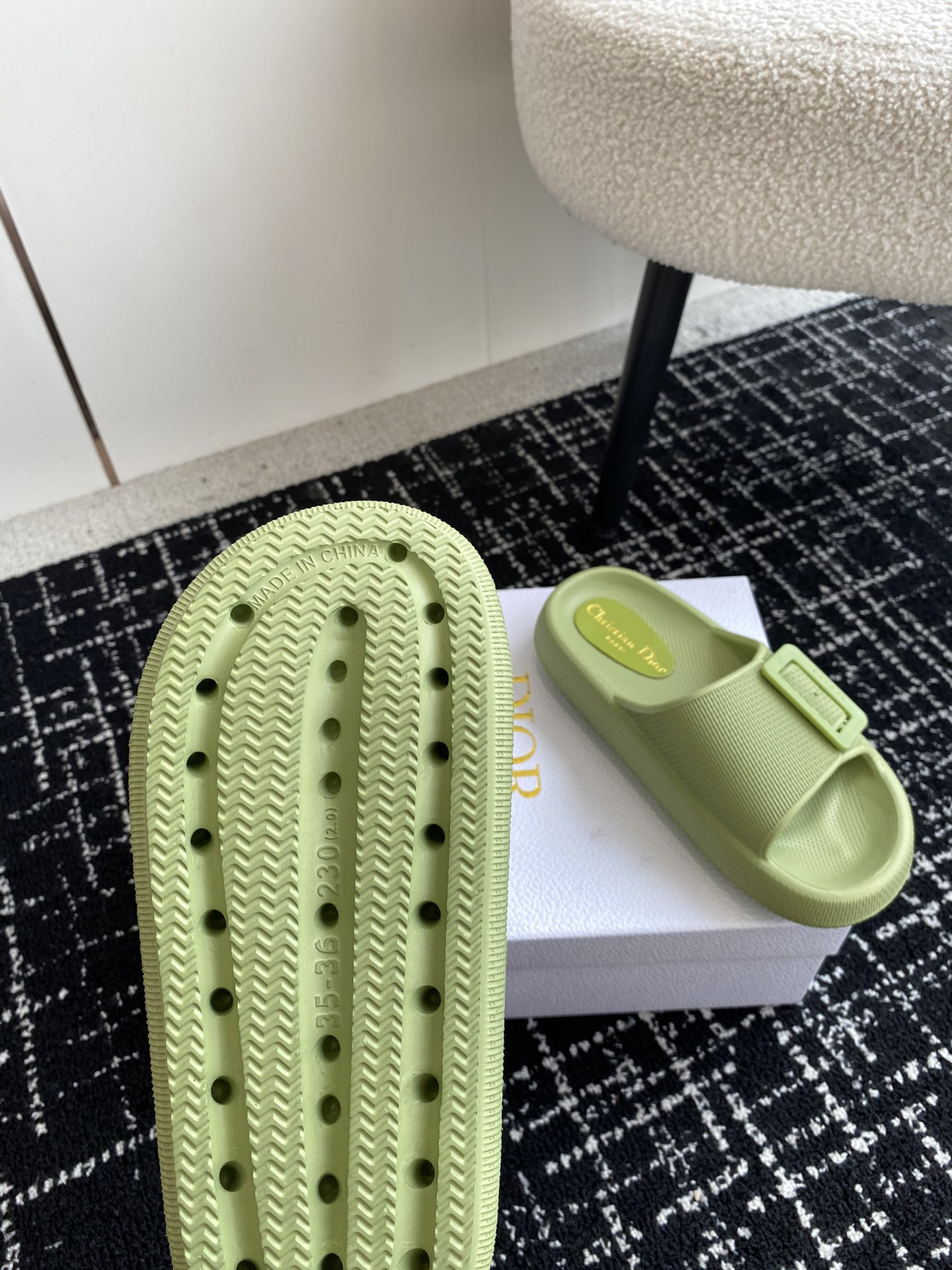 UA D*0r Slide