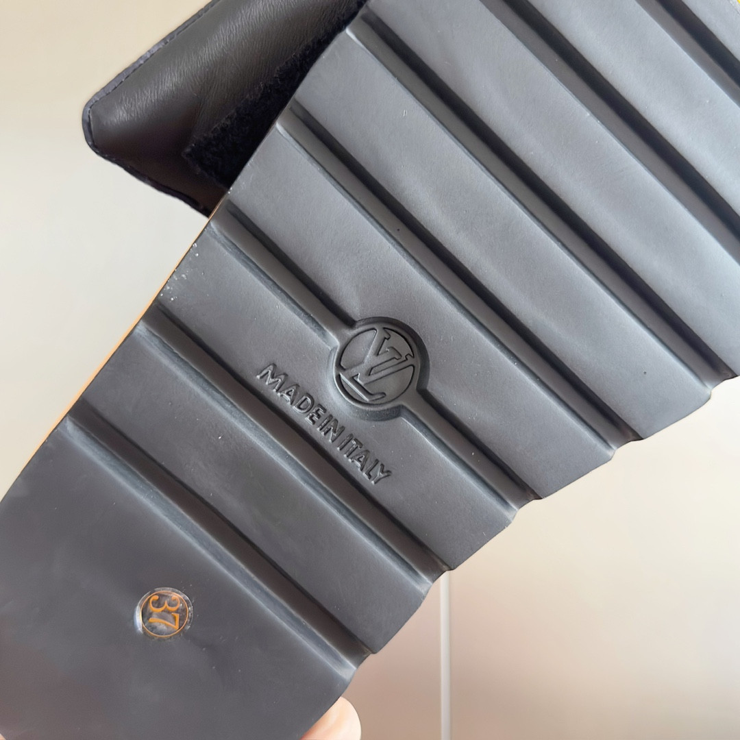 LV Pool Pillow Flat Comfort Mule