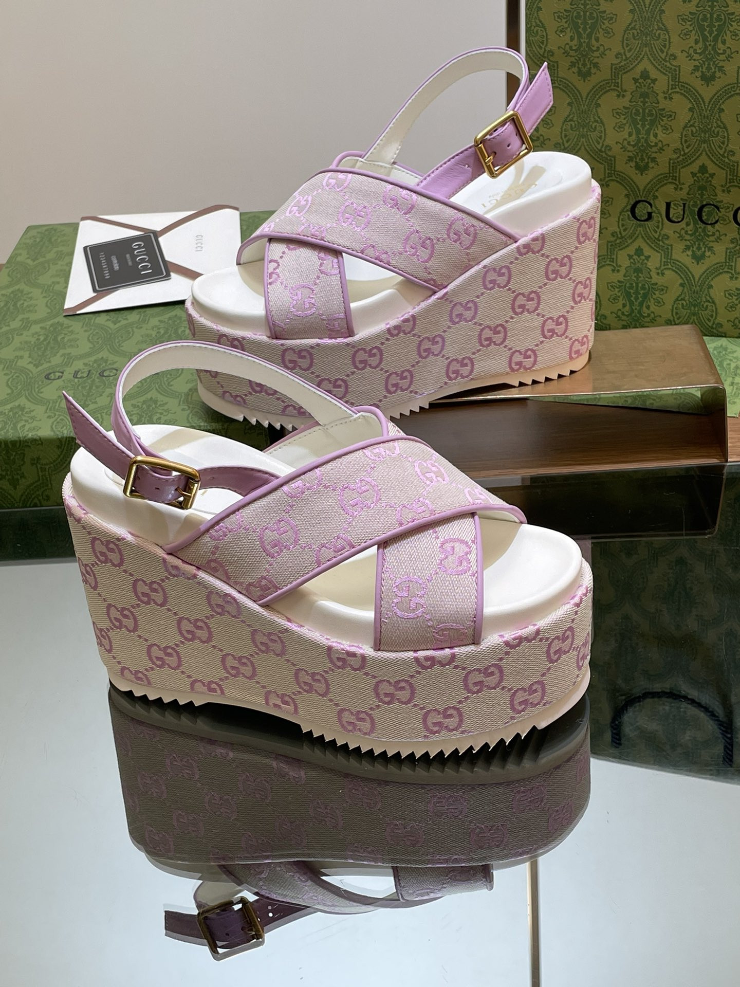 UA G*u*i WOMEN