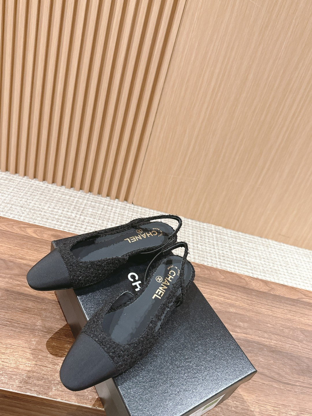UA Ch*el SLINGBACKS FLAT