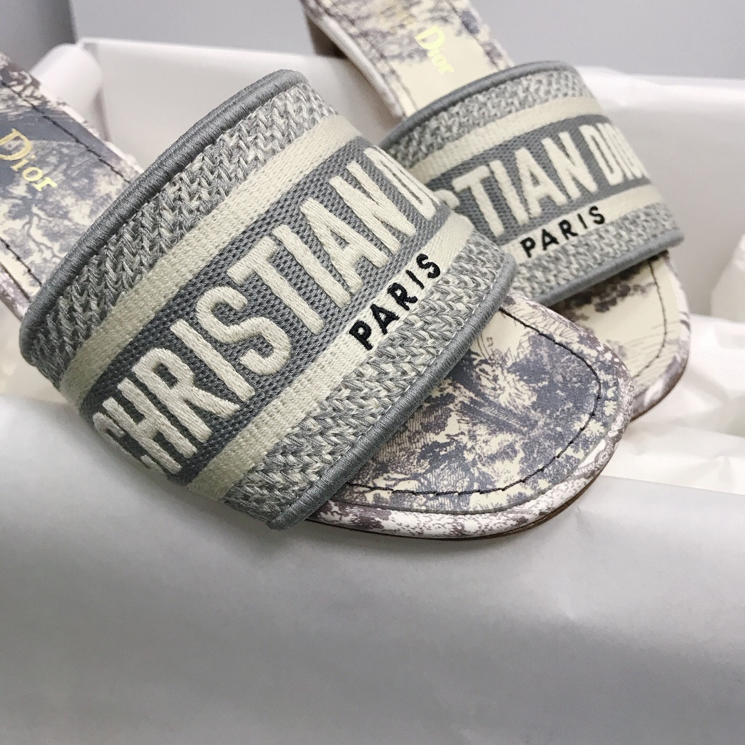 UA D*0r Dway Heeled Slide