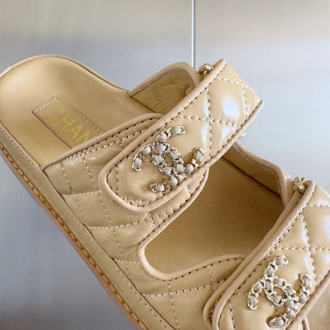 UA Ch*el SLIDES