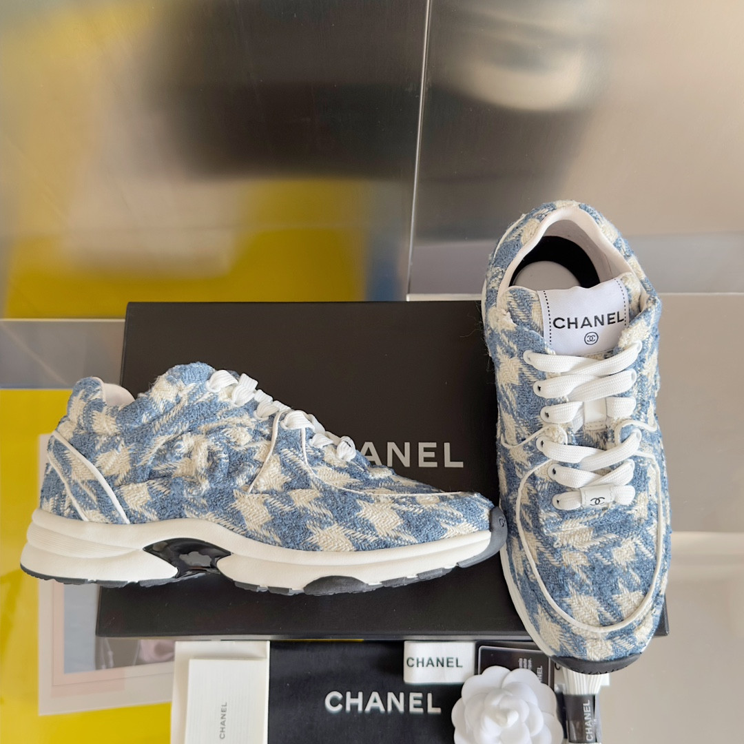 UA Ch*el SNEAKER