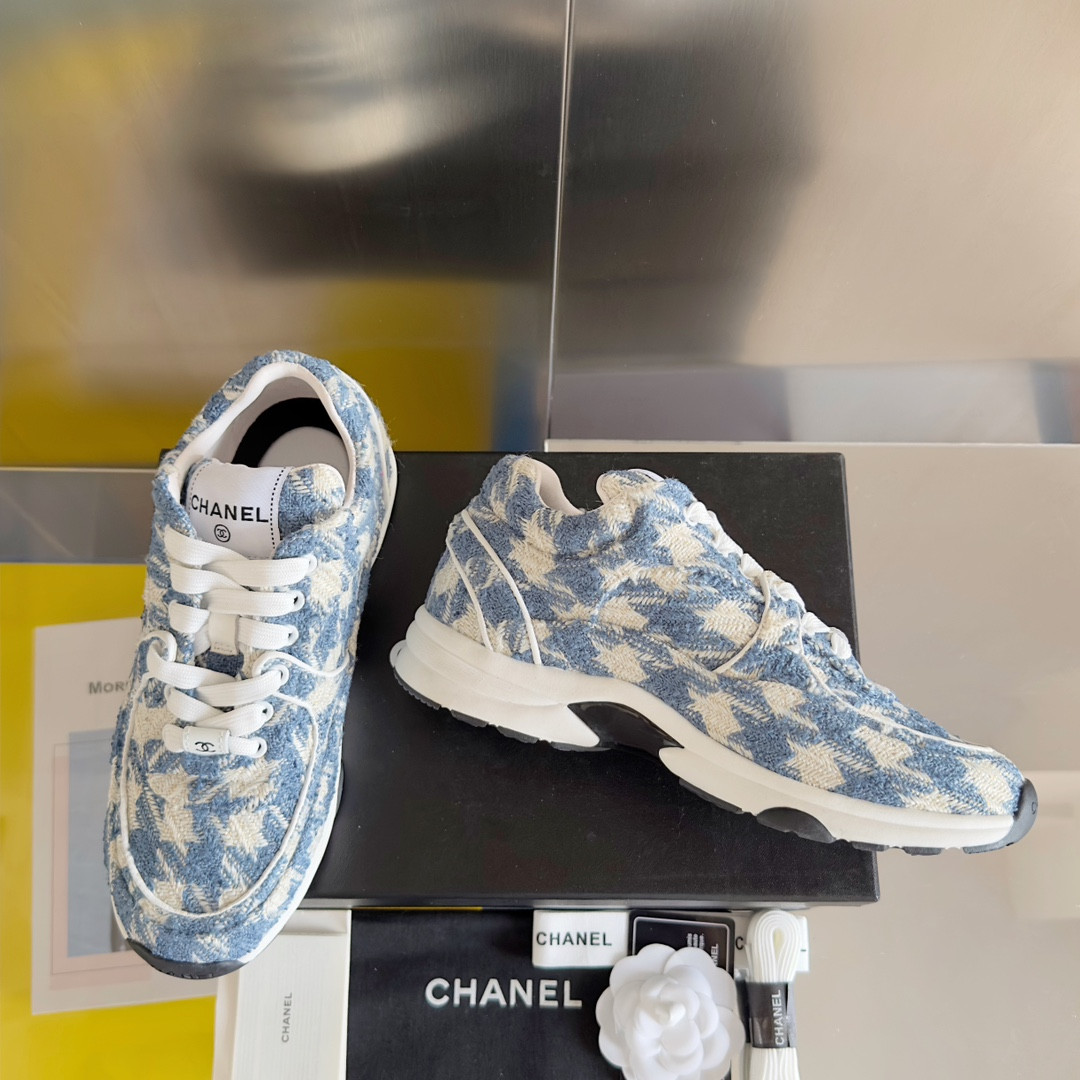 UA Ch*el SNEAKER