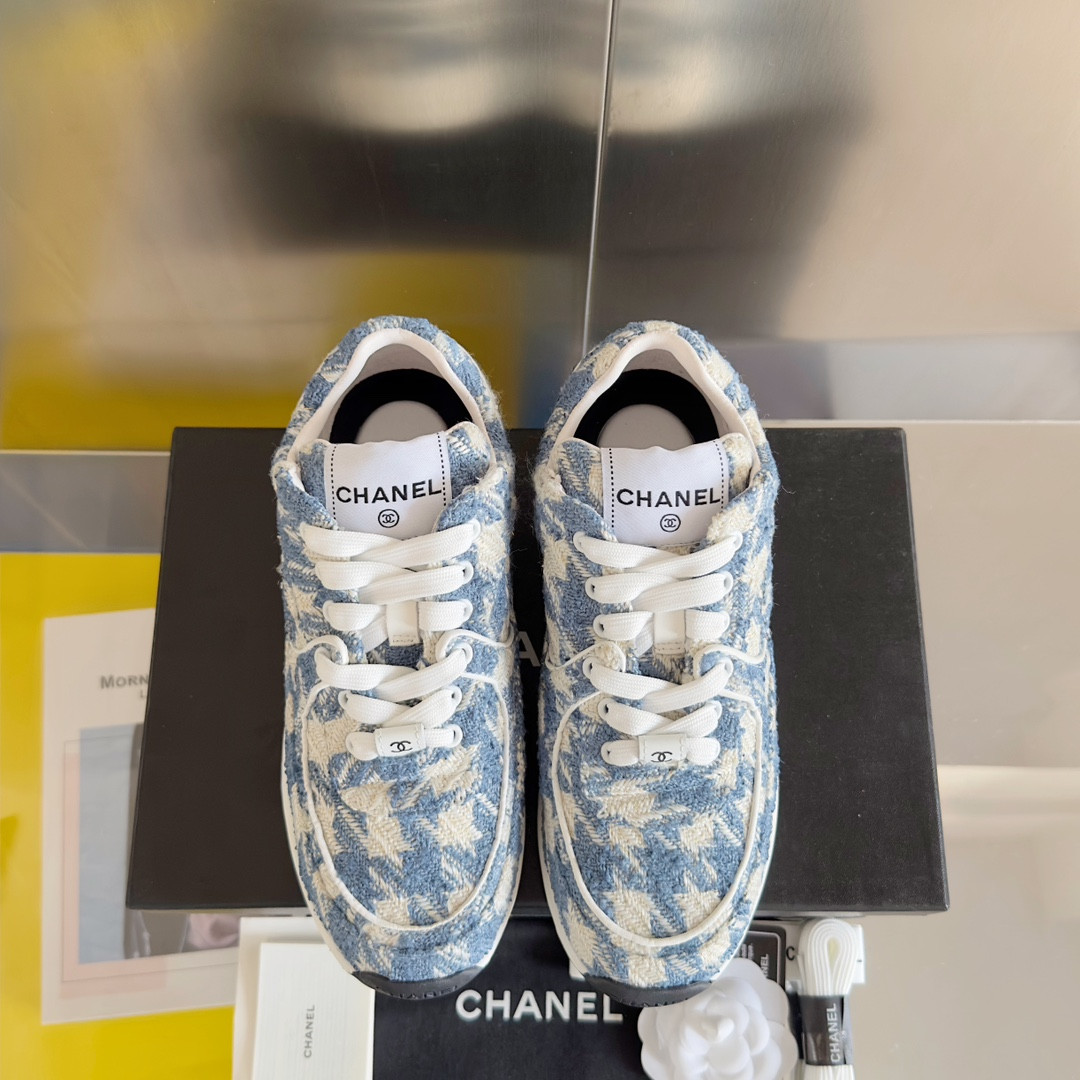UA Ch*el SNEAKER