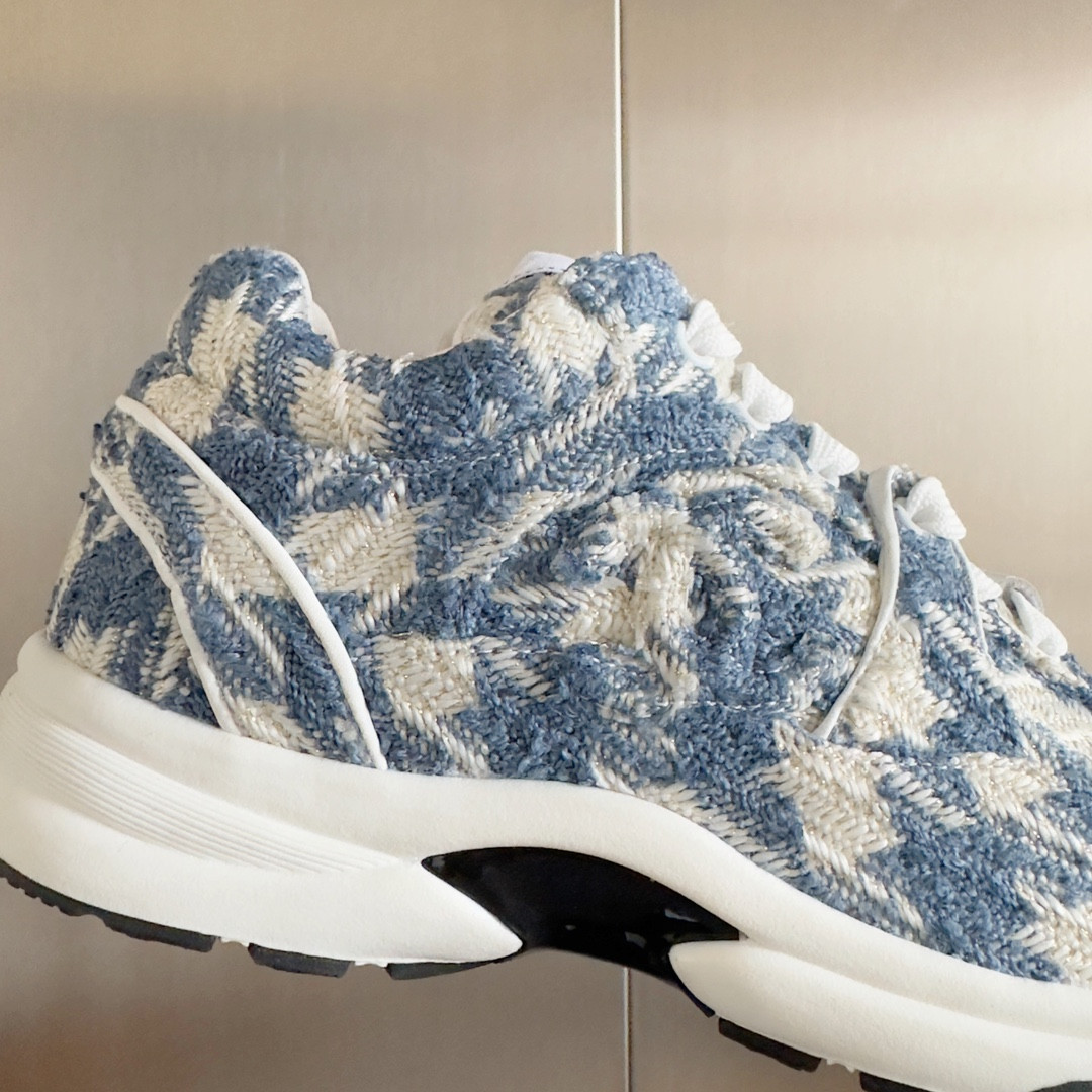 UA Ch*el SNEAKER