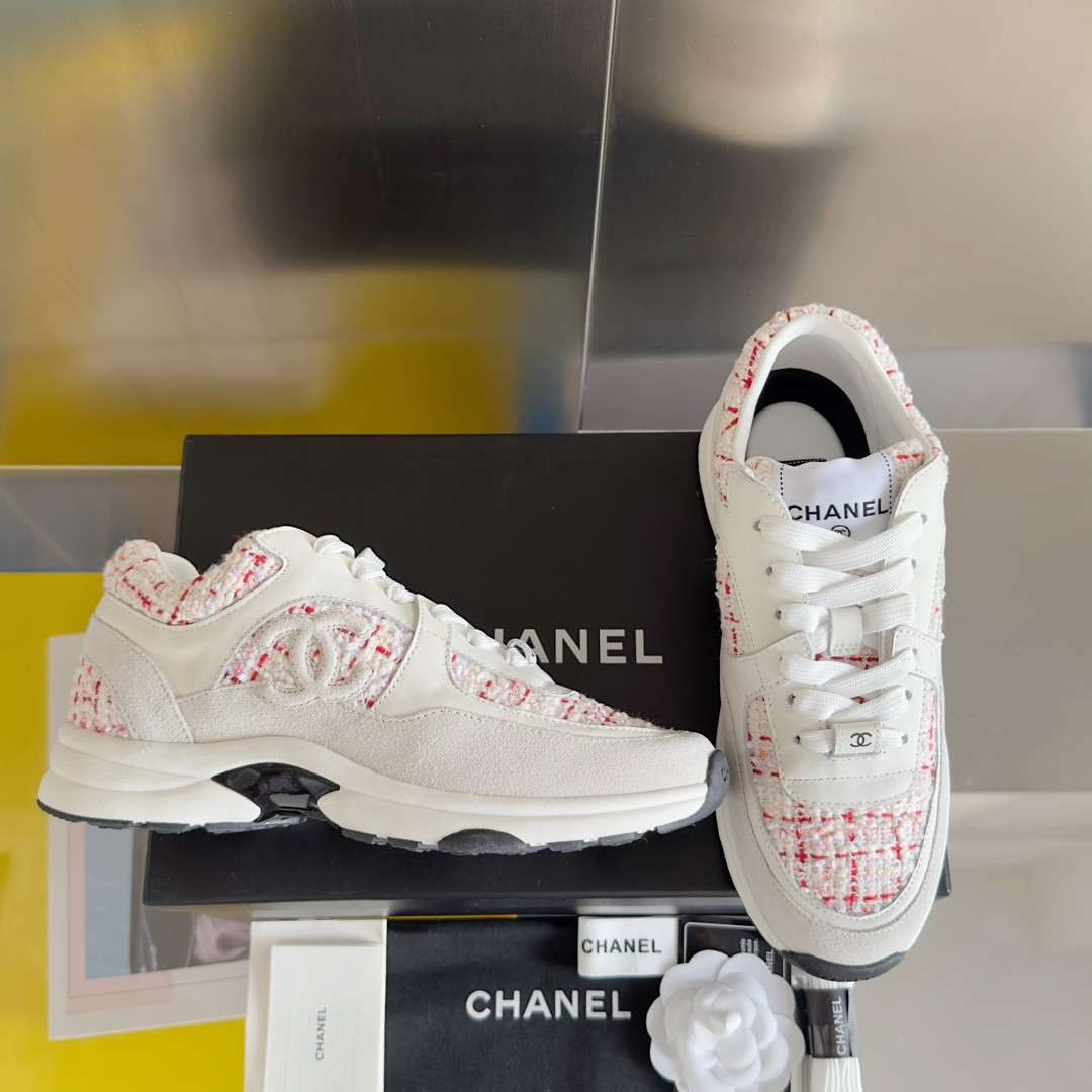 UA Ch*el SNEAKER