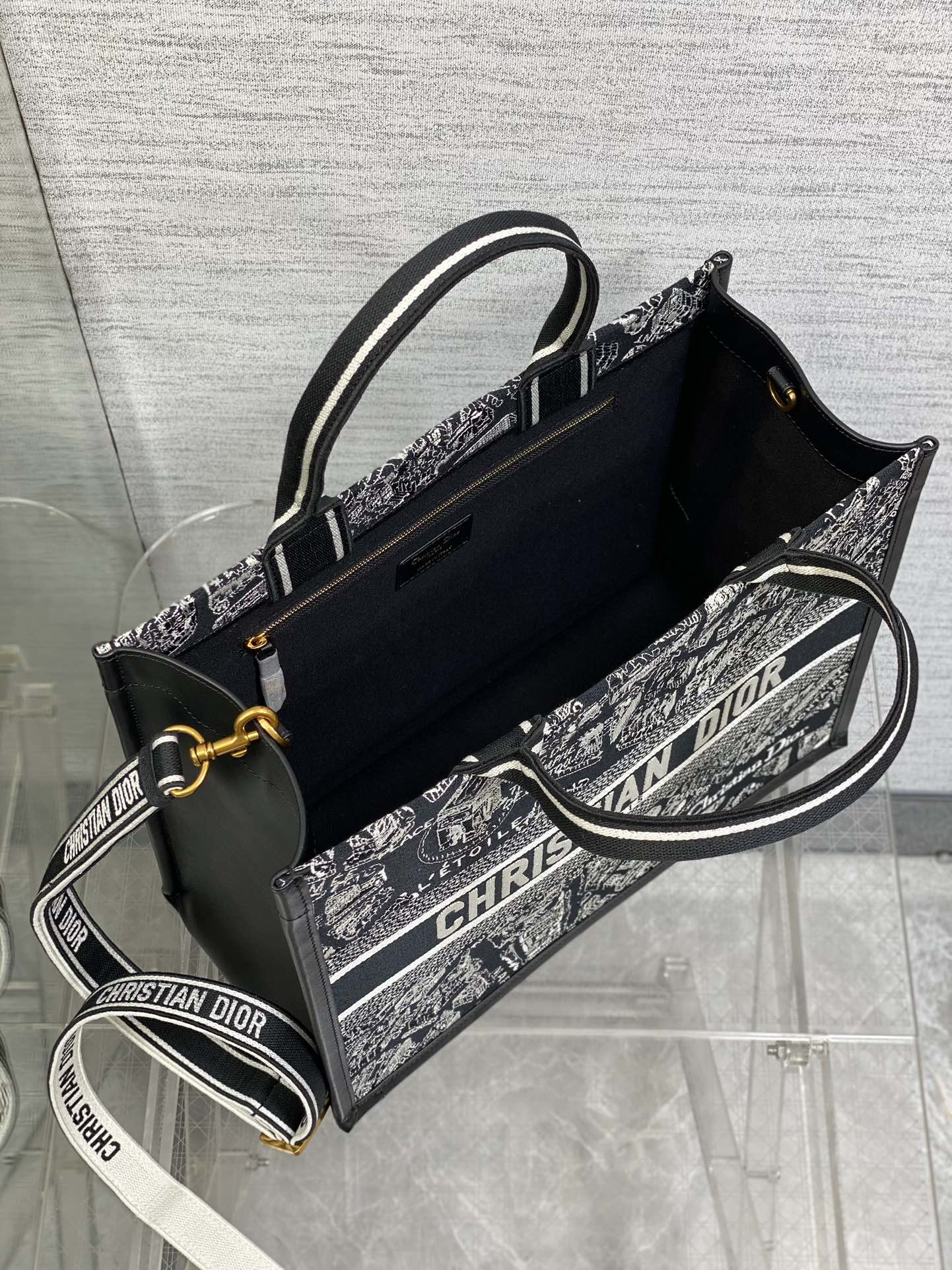 D*0r Medium D*0r Book Tote Black and White Plan de Paris Embroidery 36 x 27.5 x 16.5 cm