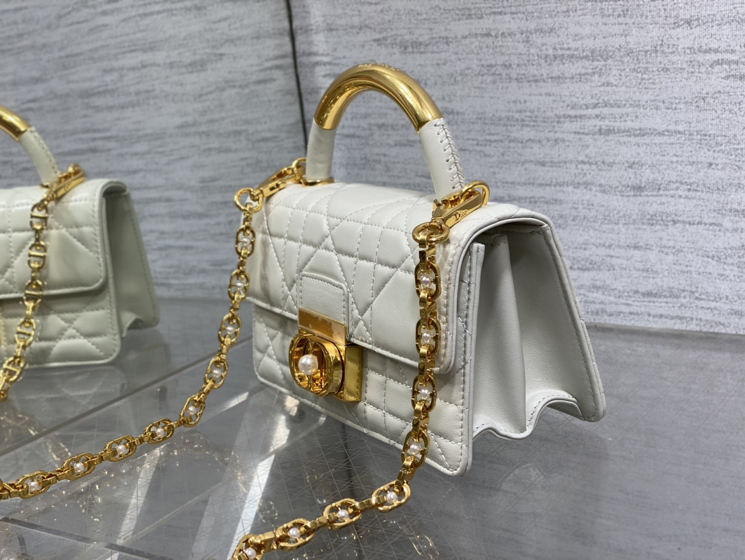 D*0r Small Ange Bag Latte Macrocannage Calfskin 20 x 12 x 5 cm
