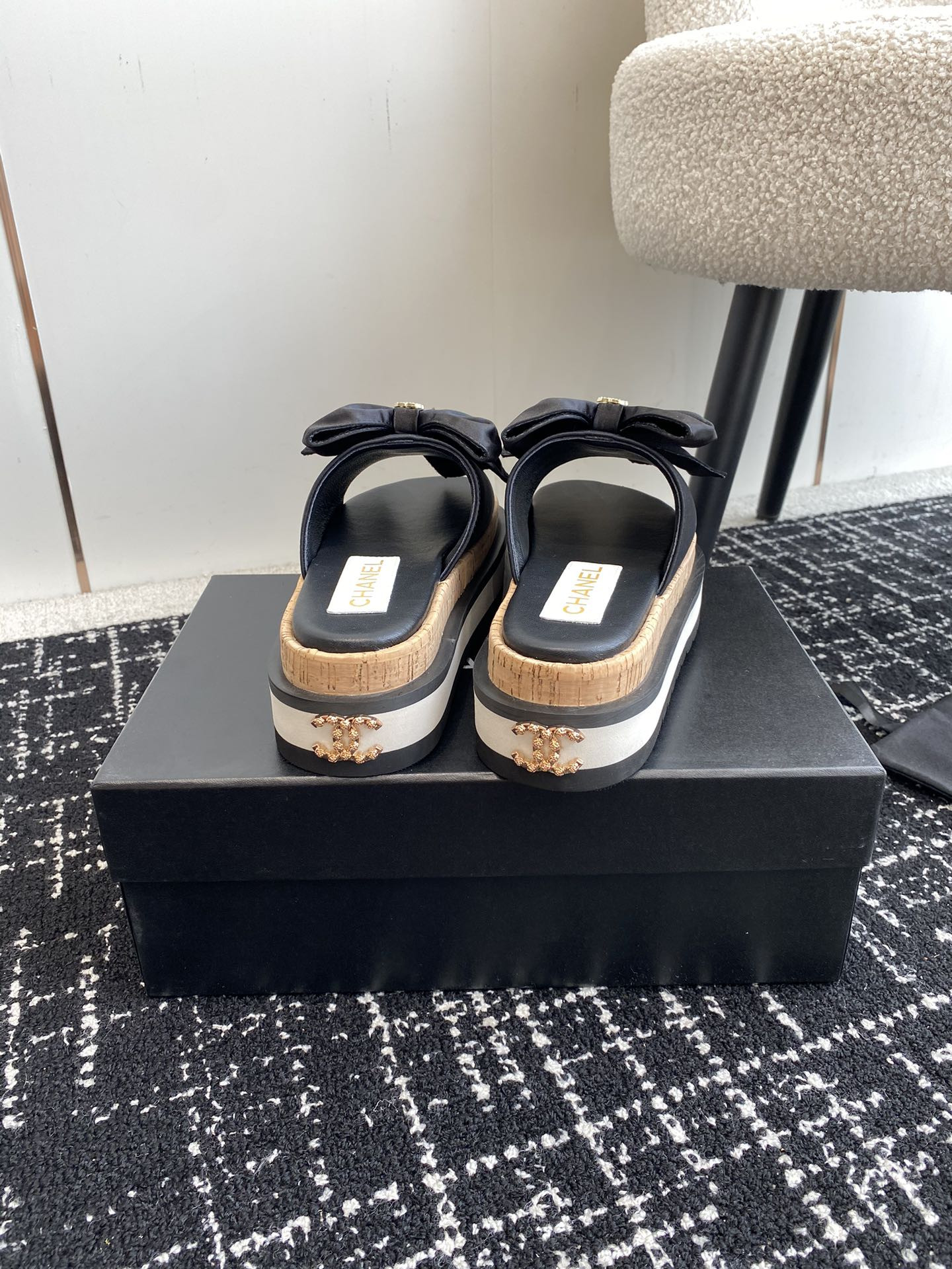 UA Ch*el PLATFORM SLIDES