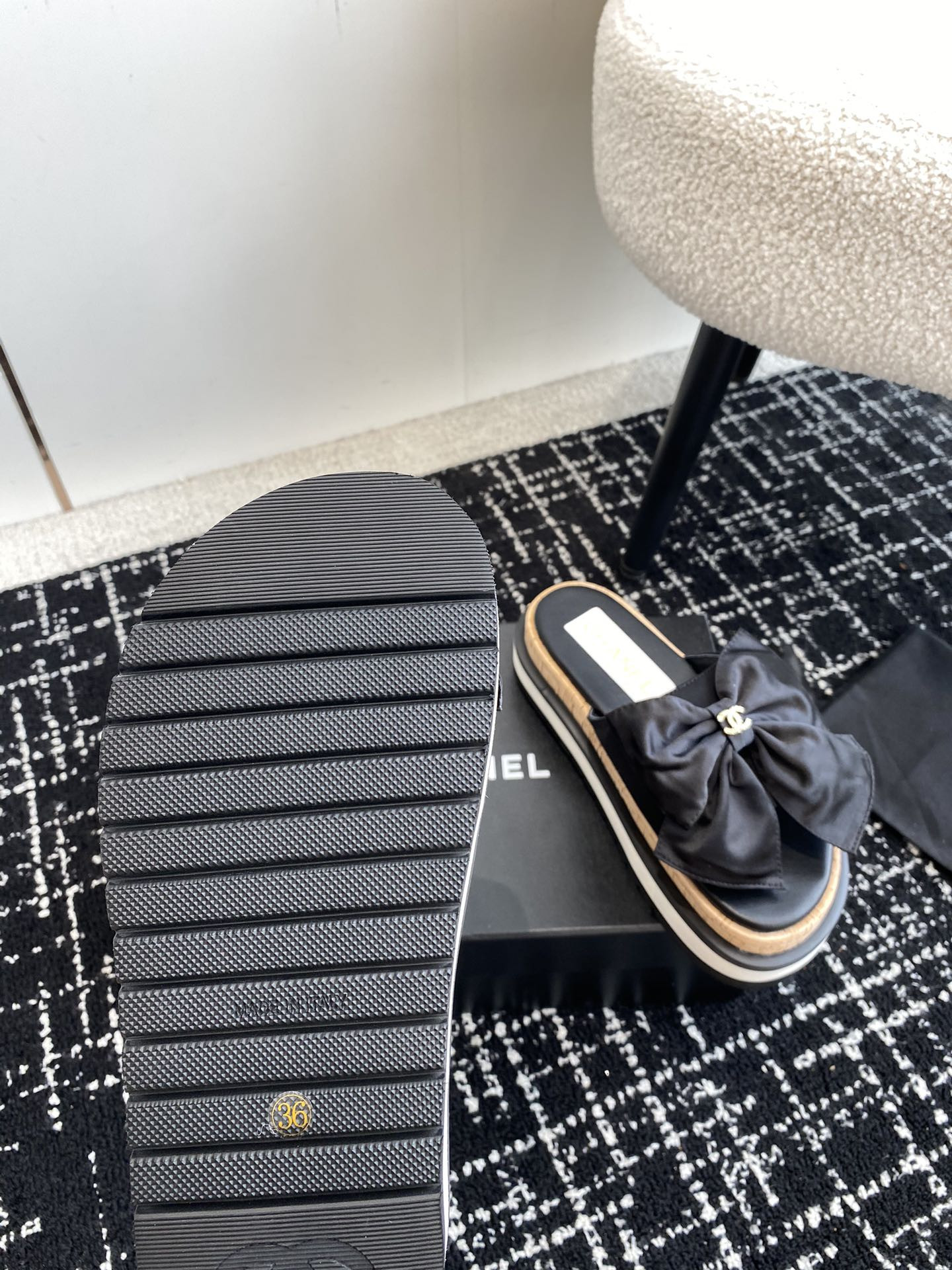 UA Ch*el PLATFORM SLIDES