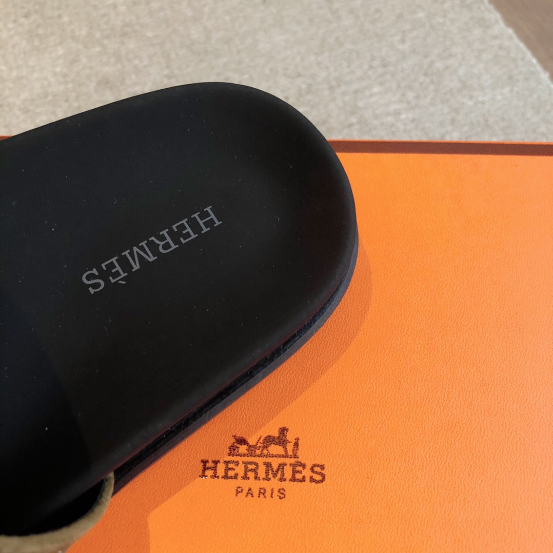 UA Hermès Empire Sandal