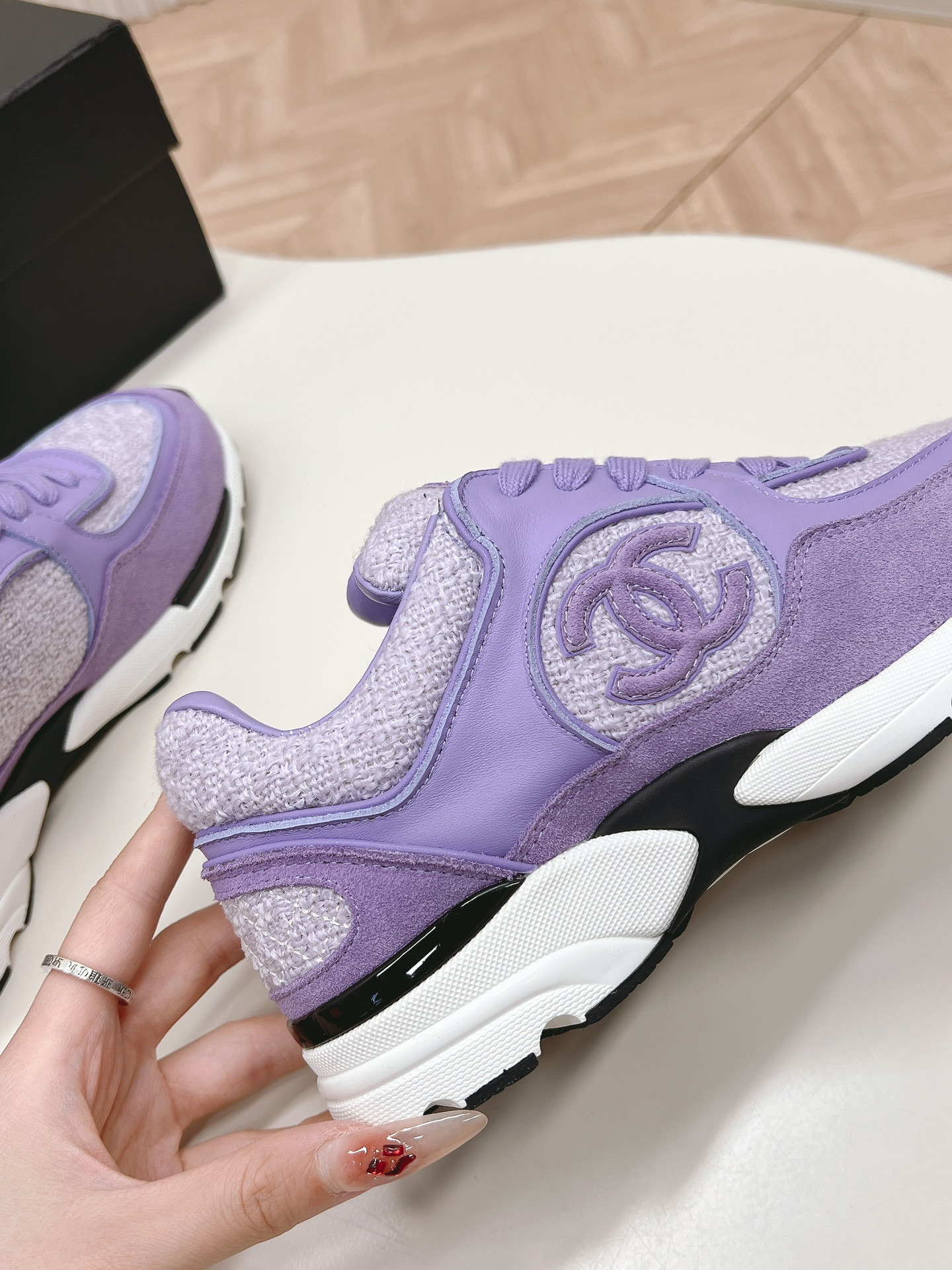 UA Ch*el SNEAKER