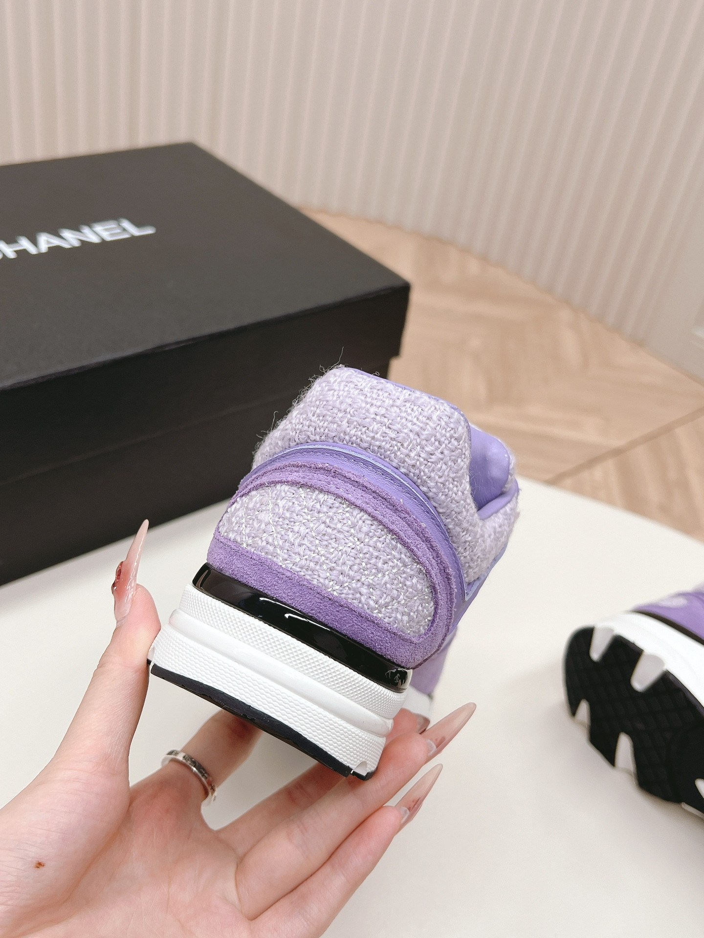 UA Ch*el SNEAKER