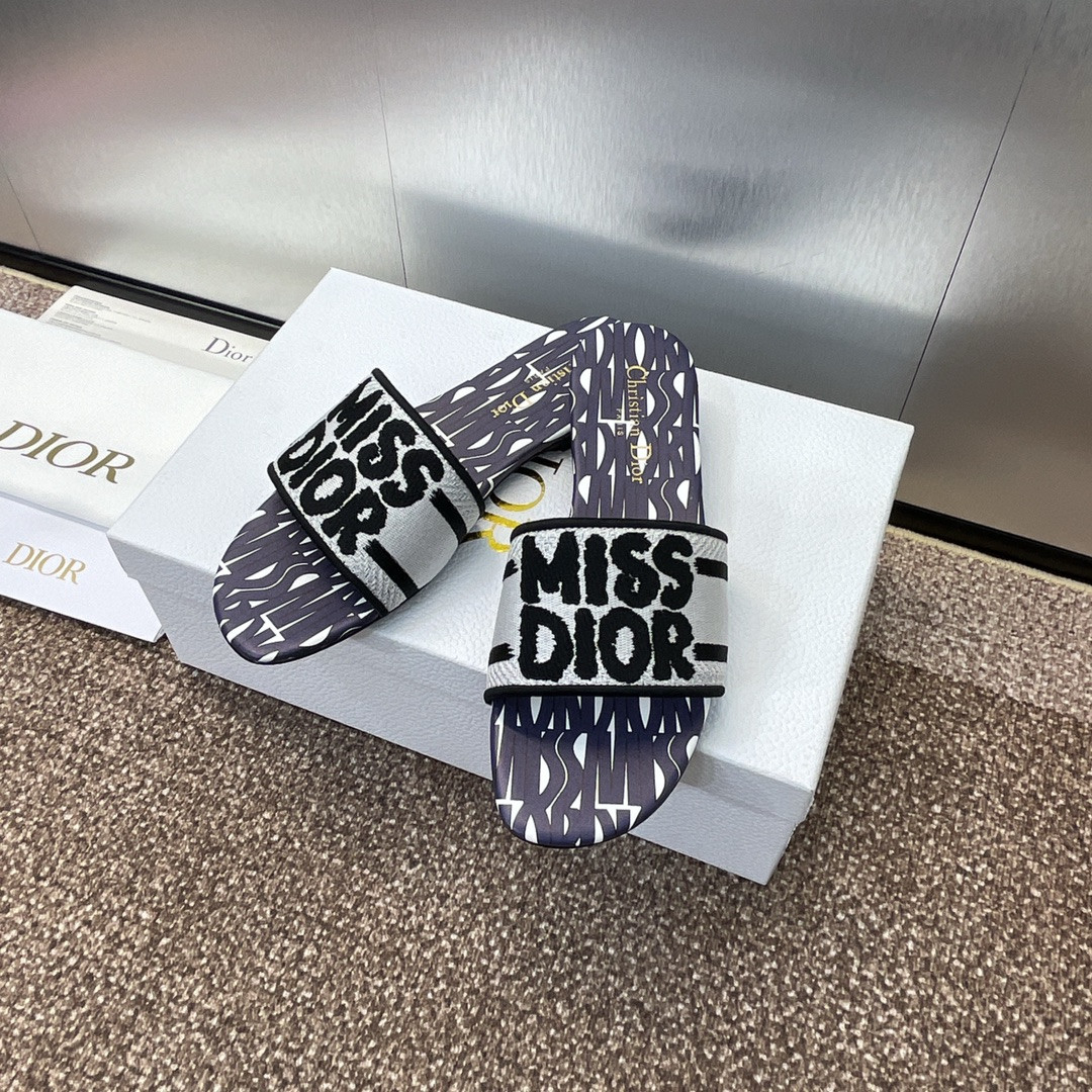 UA D*0r Dway Slide