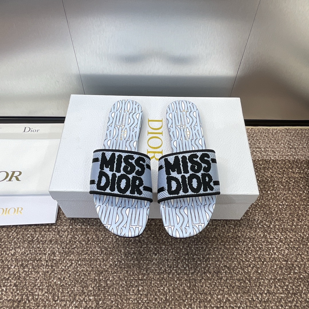UA D*0r Dway Slide