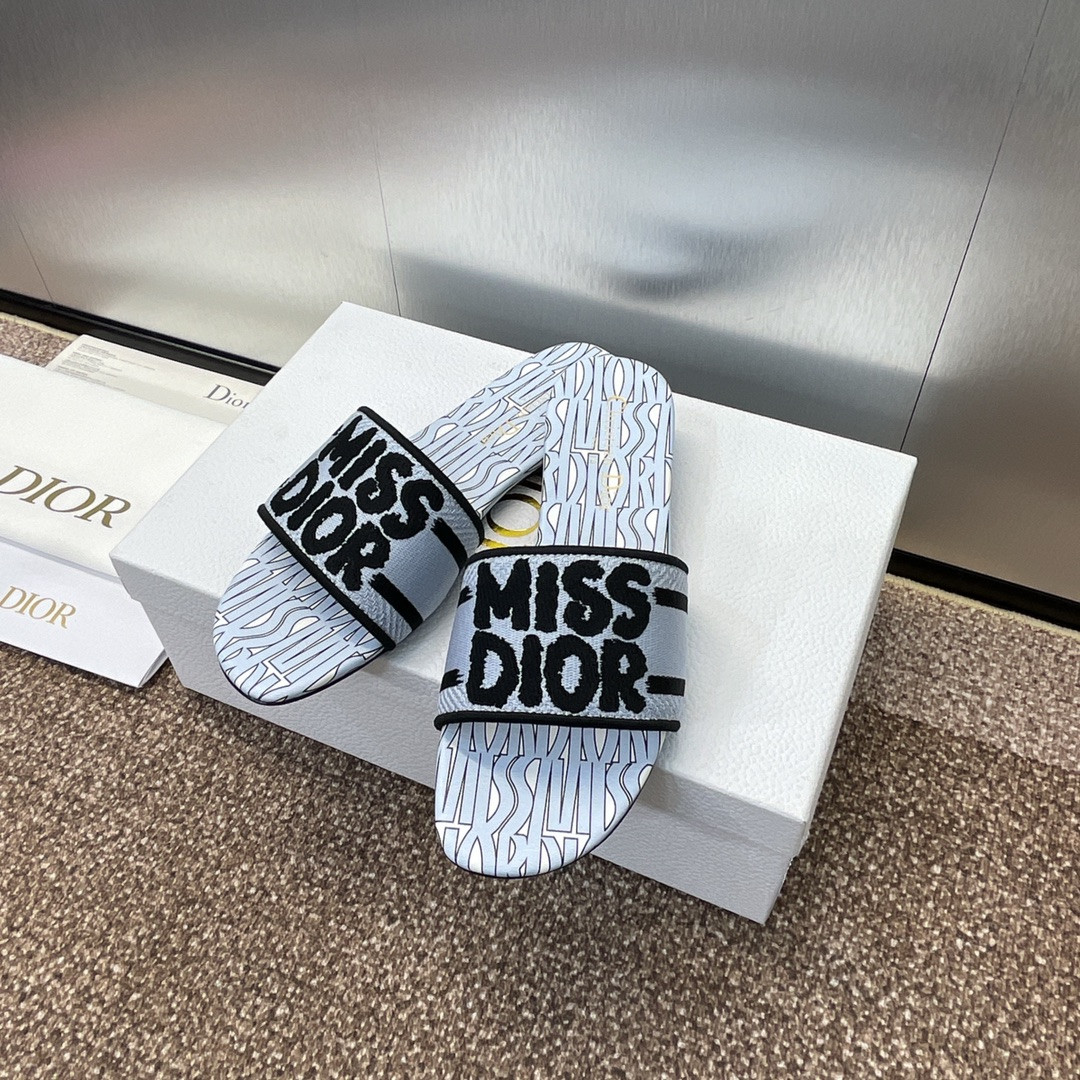 UA D*0r Dway Slide